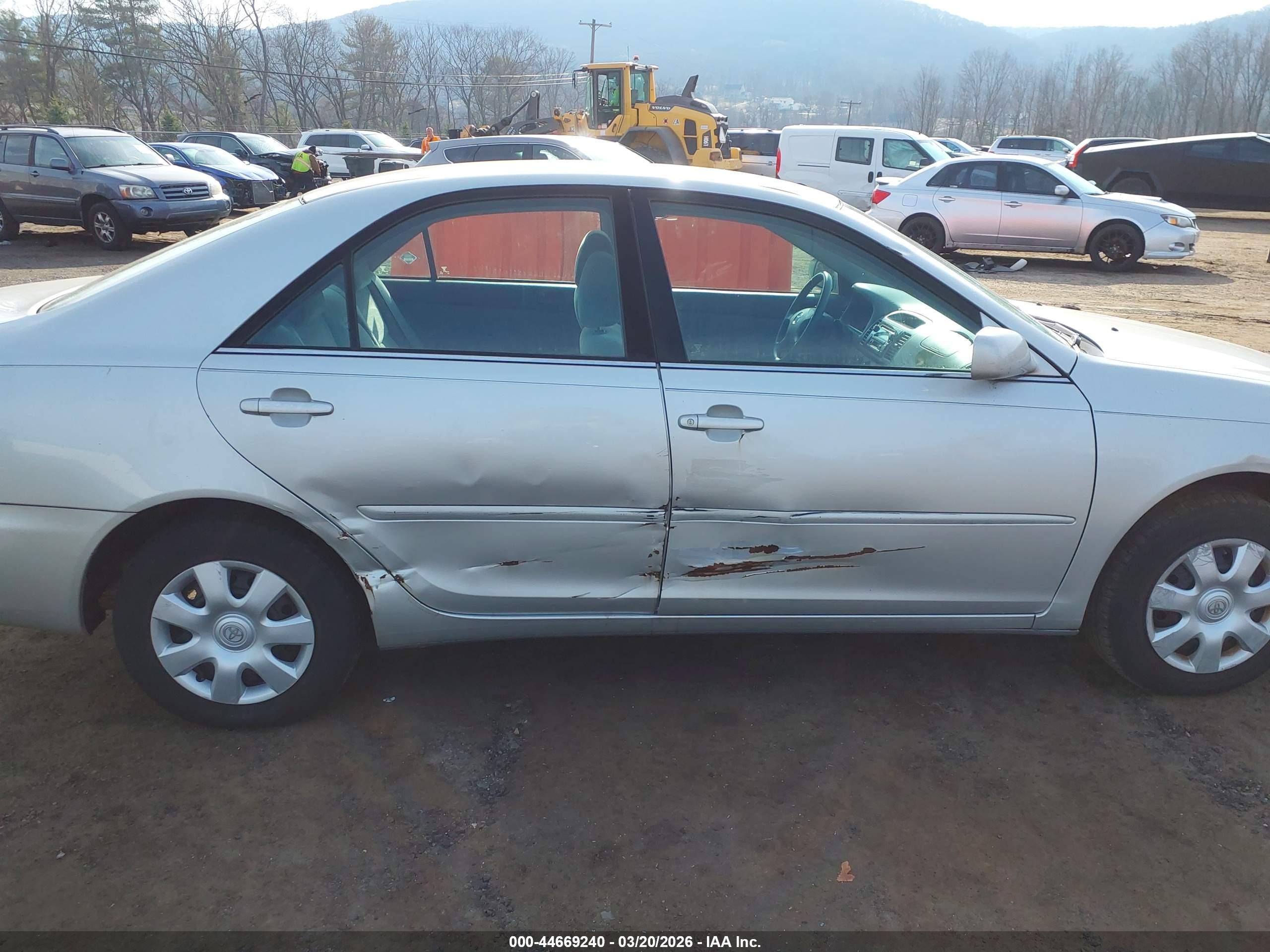 TOYOTA CAMRY image 6