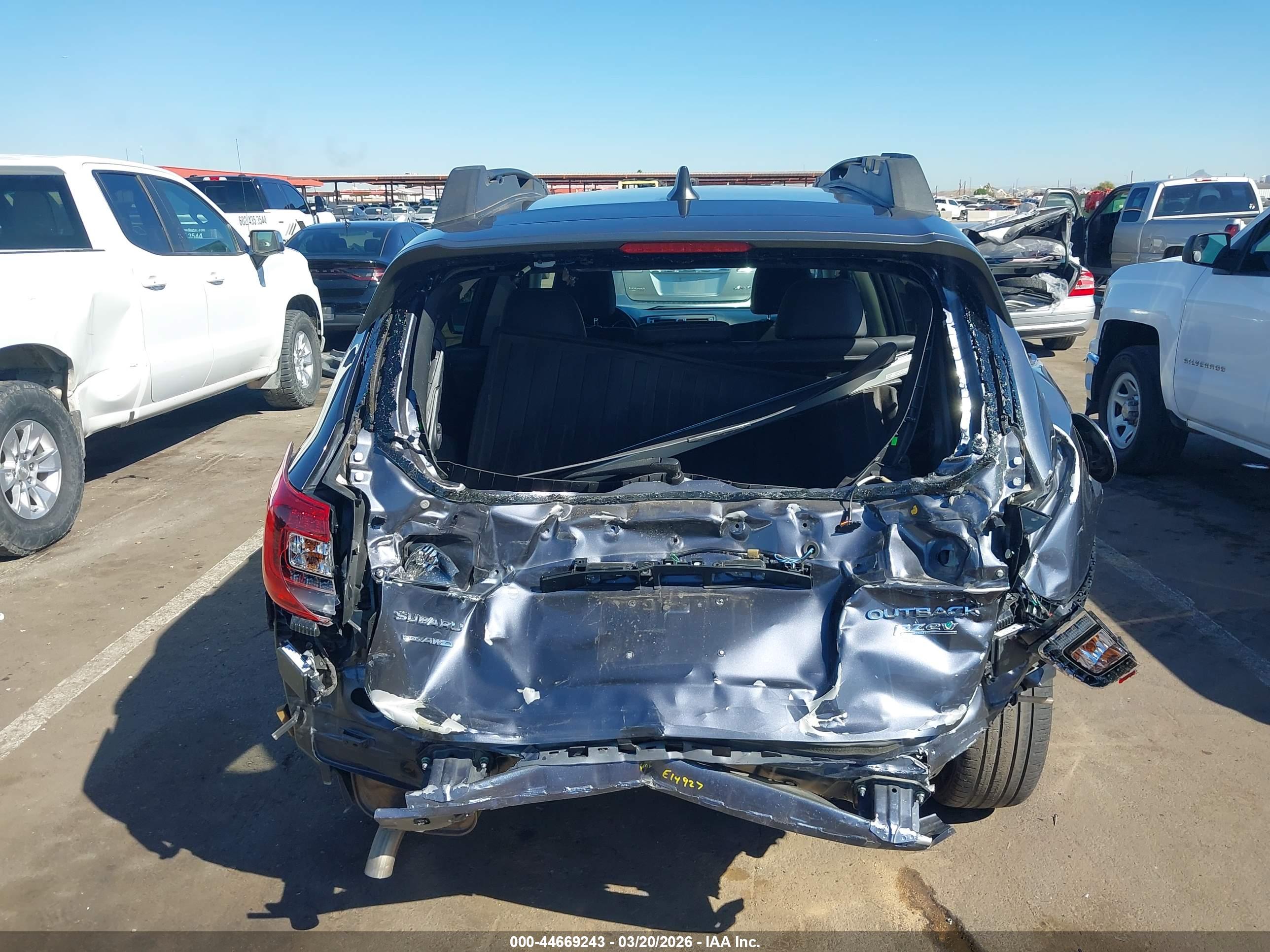 SUBARU OUTBACK image 6