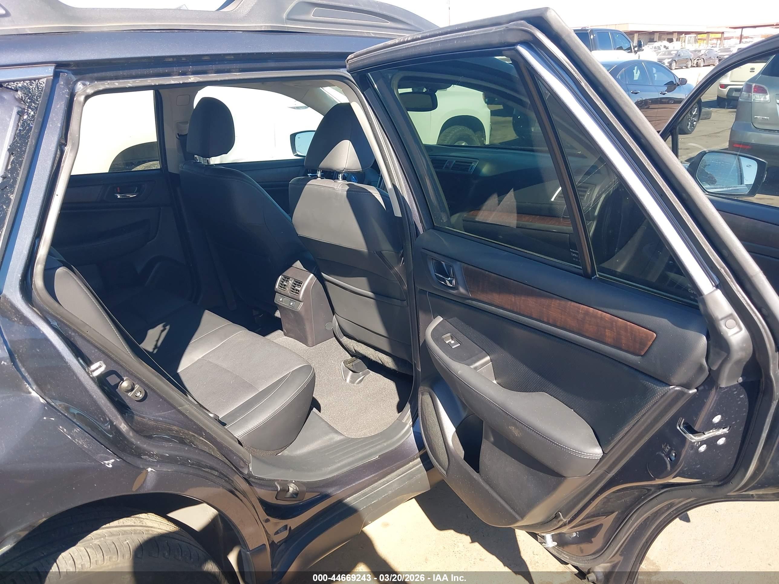 SUBARU OUTBACK image 8