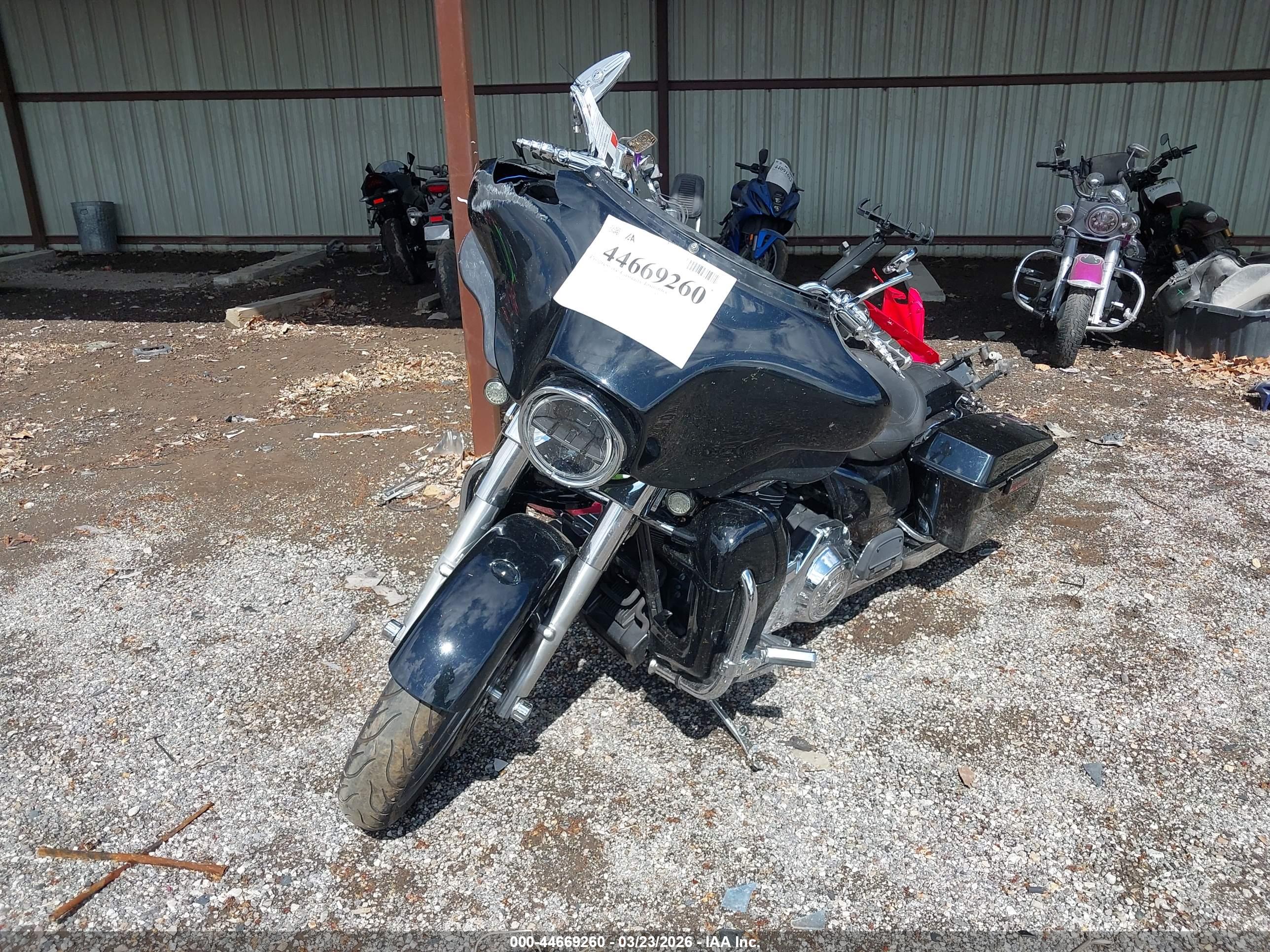 HARLEY-DAVIDSON FLHX image 2
