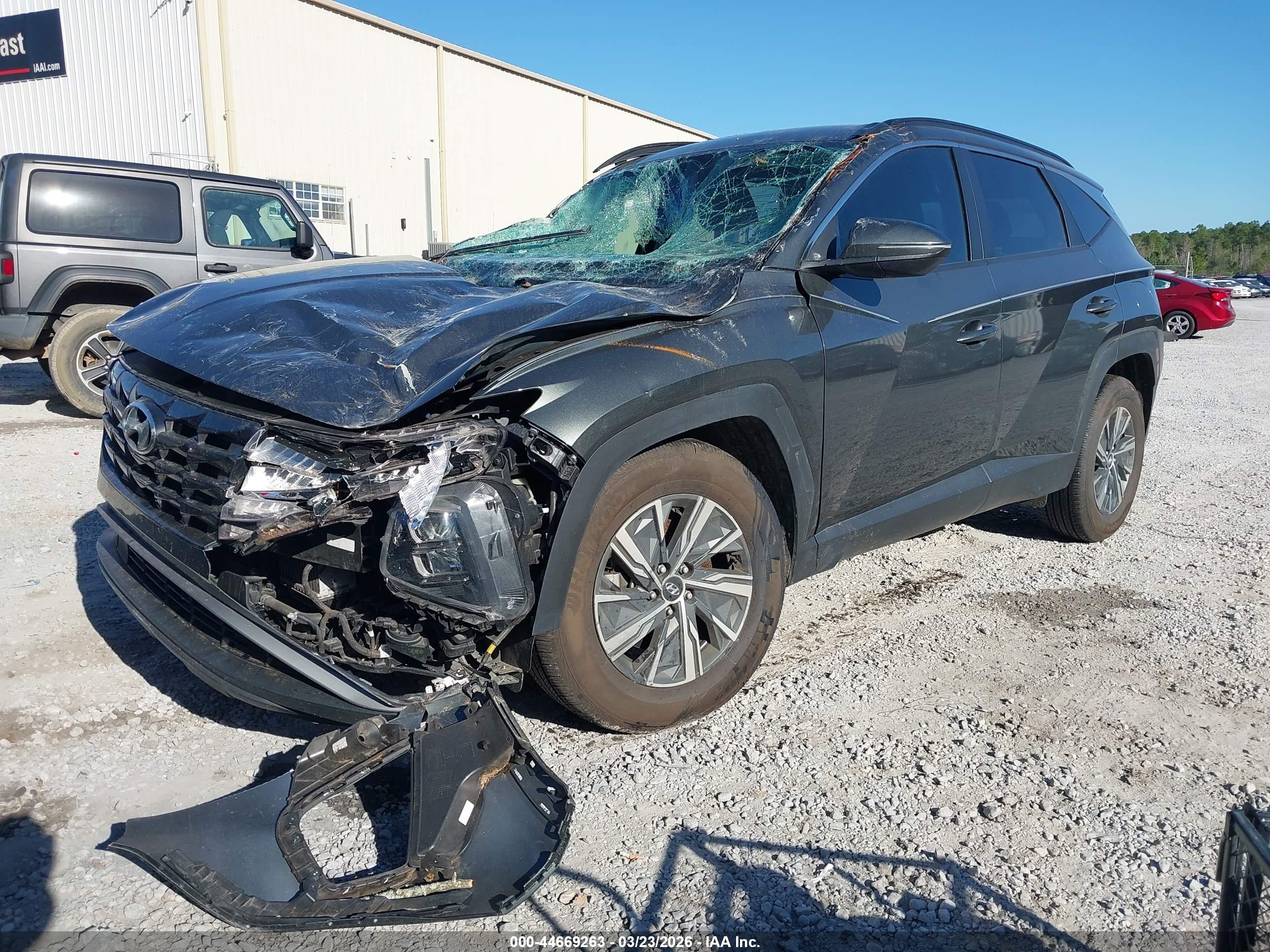 HYUNDAI TUCSON image 2