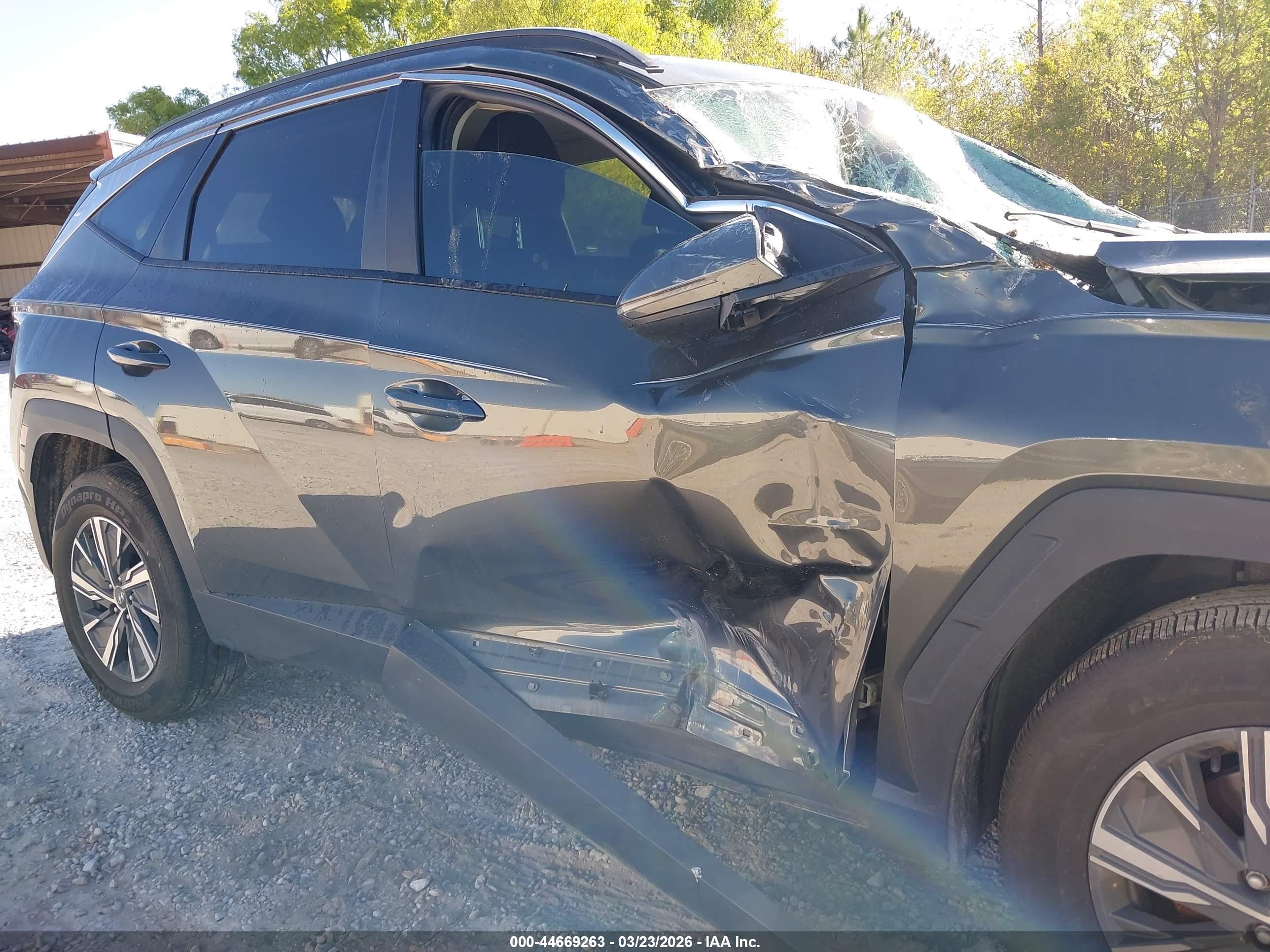 HYUNDAI TUCSON image 6