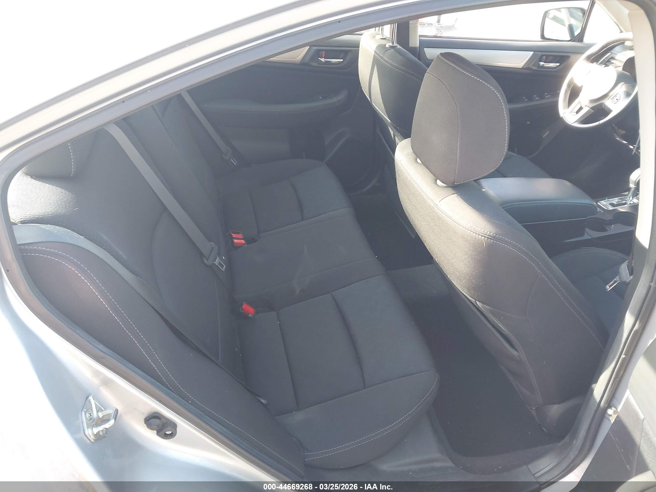 SUBARU LEGACY image 8