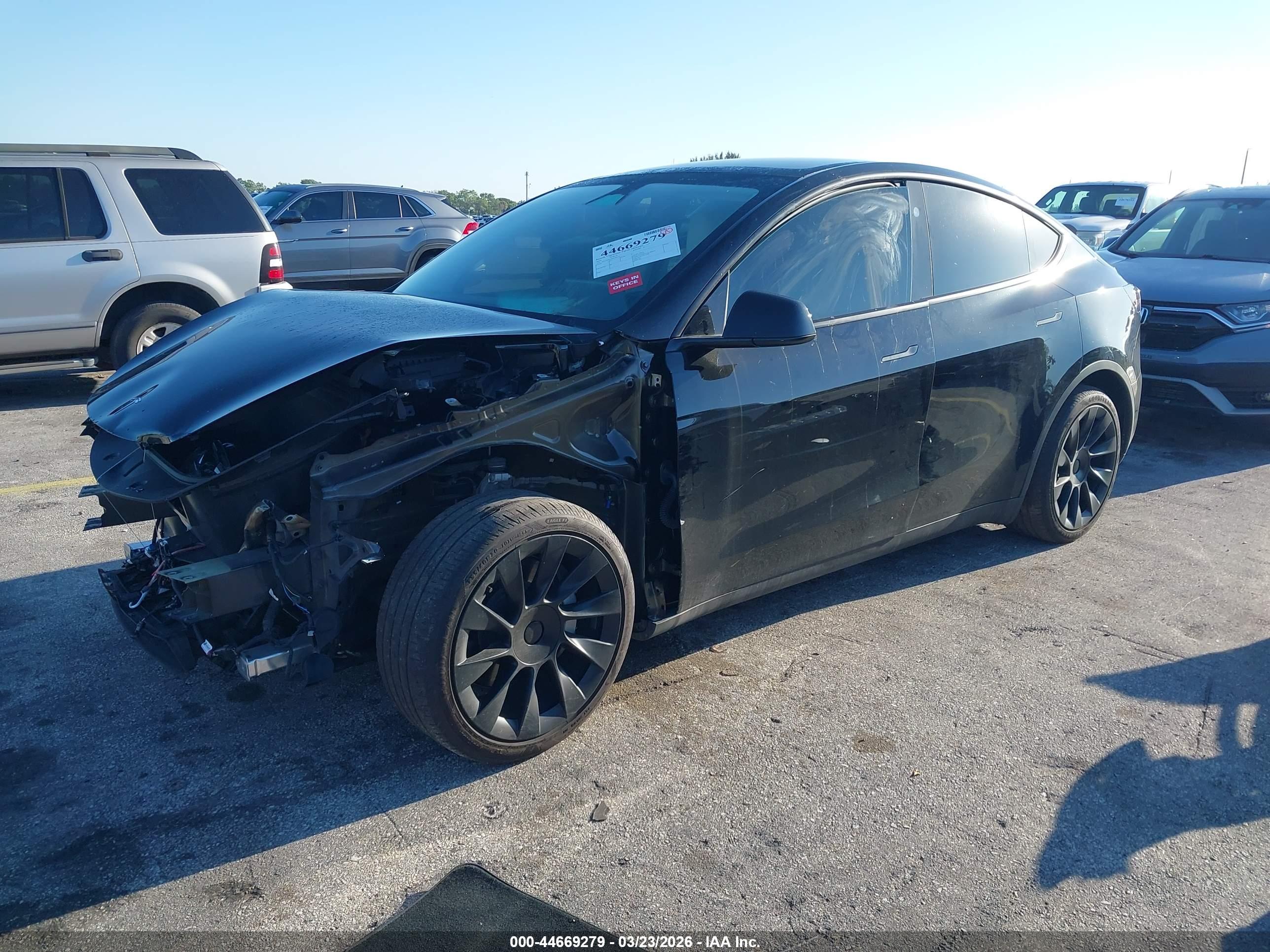 TESLA MODEL image 2