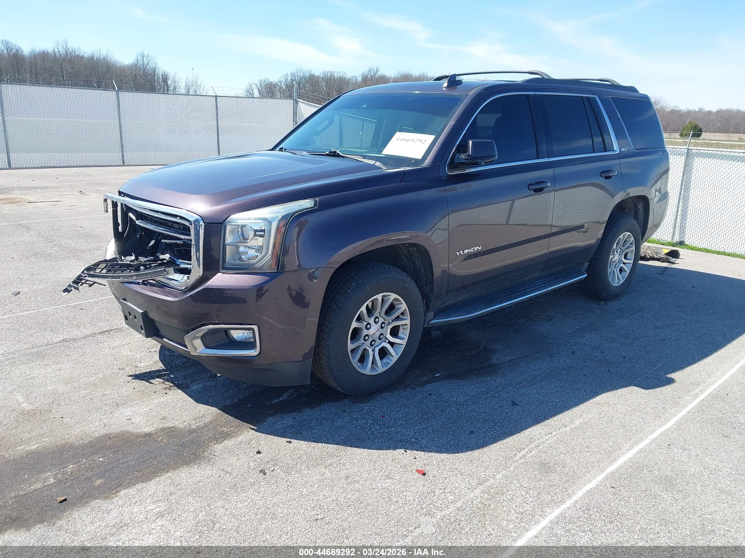GMC YUKON image 2