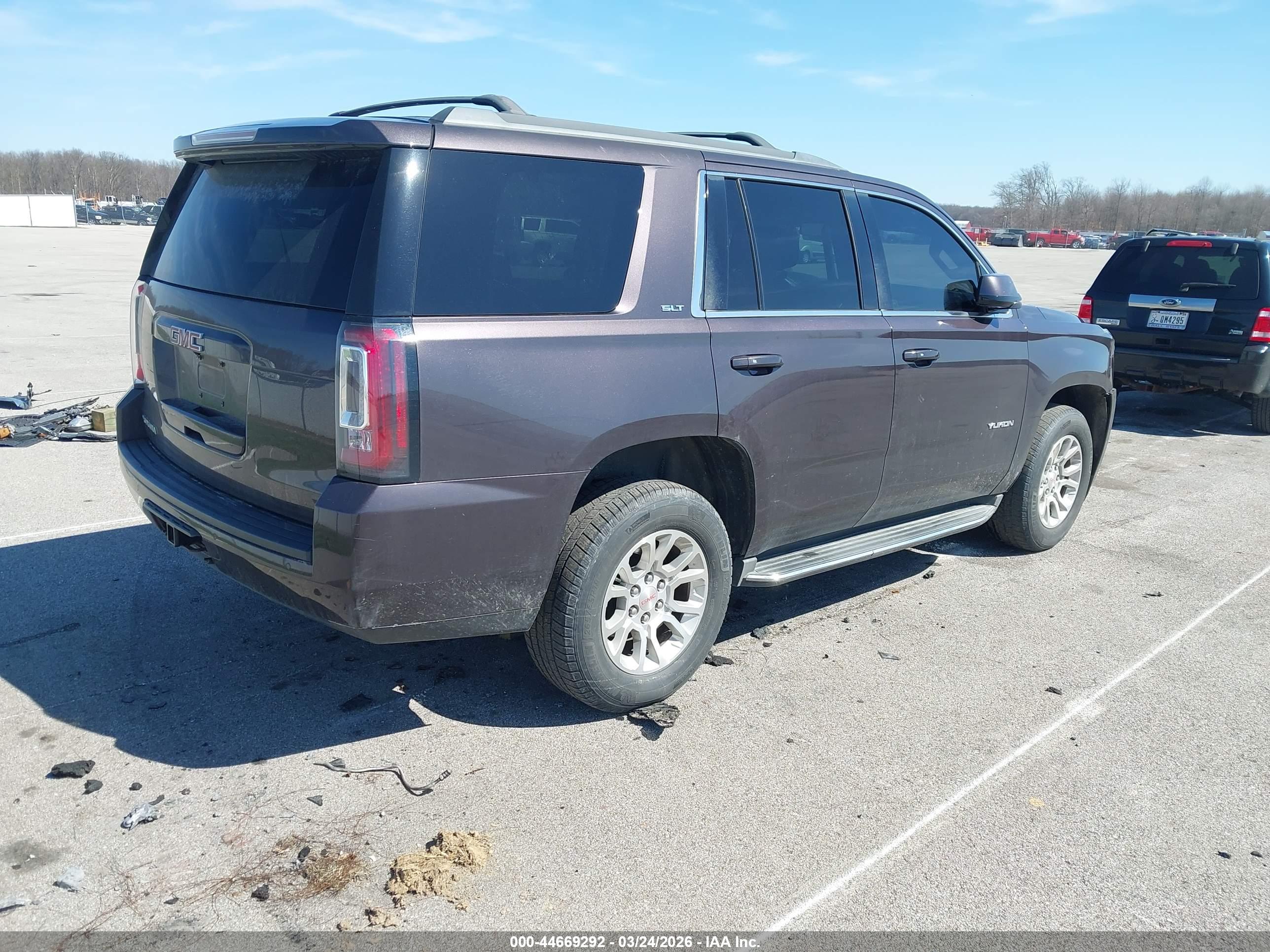 GMC YUKON image 4