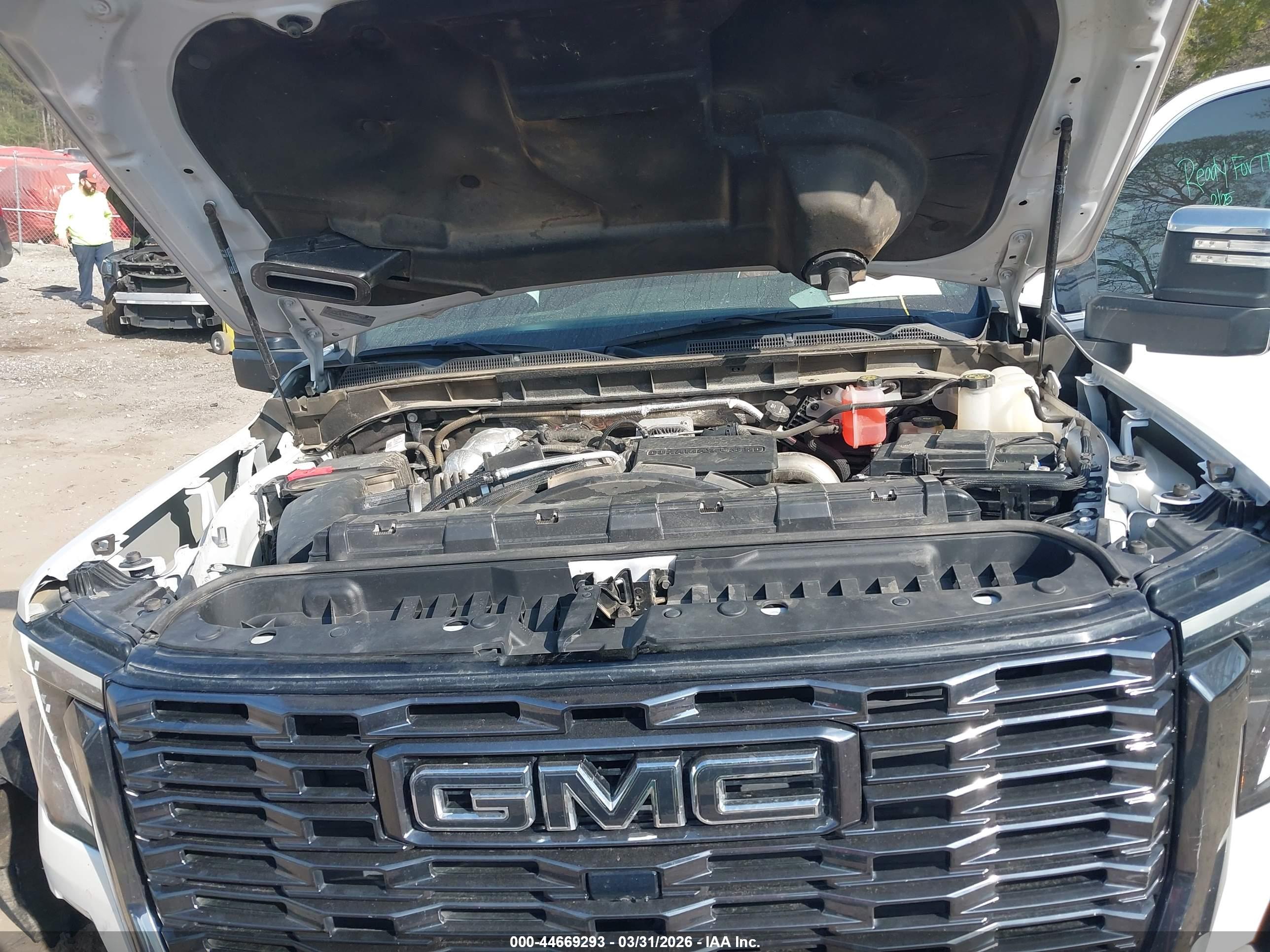 GMC SIERRA image 10