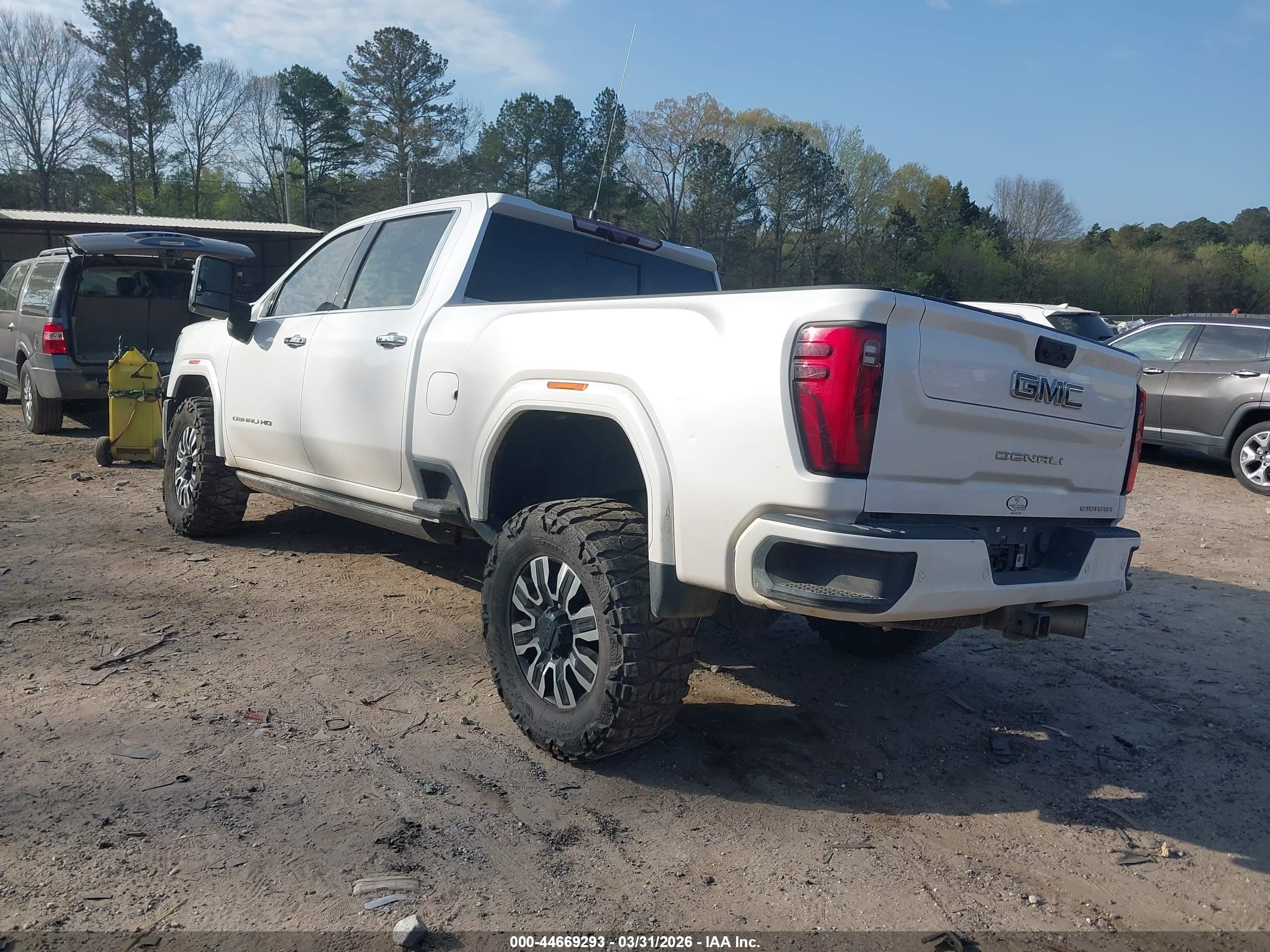 GMC SIERRA image 3