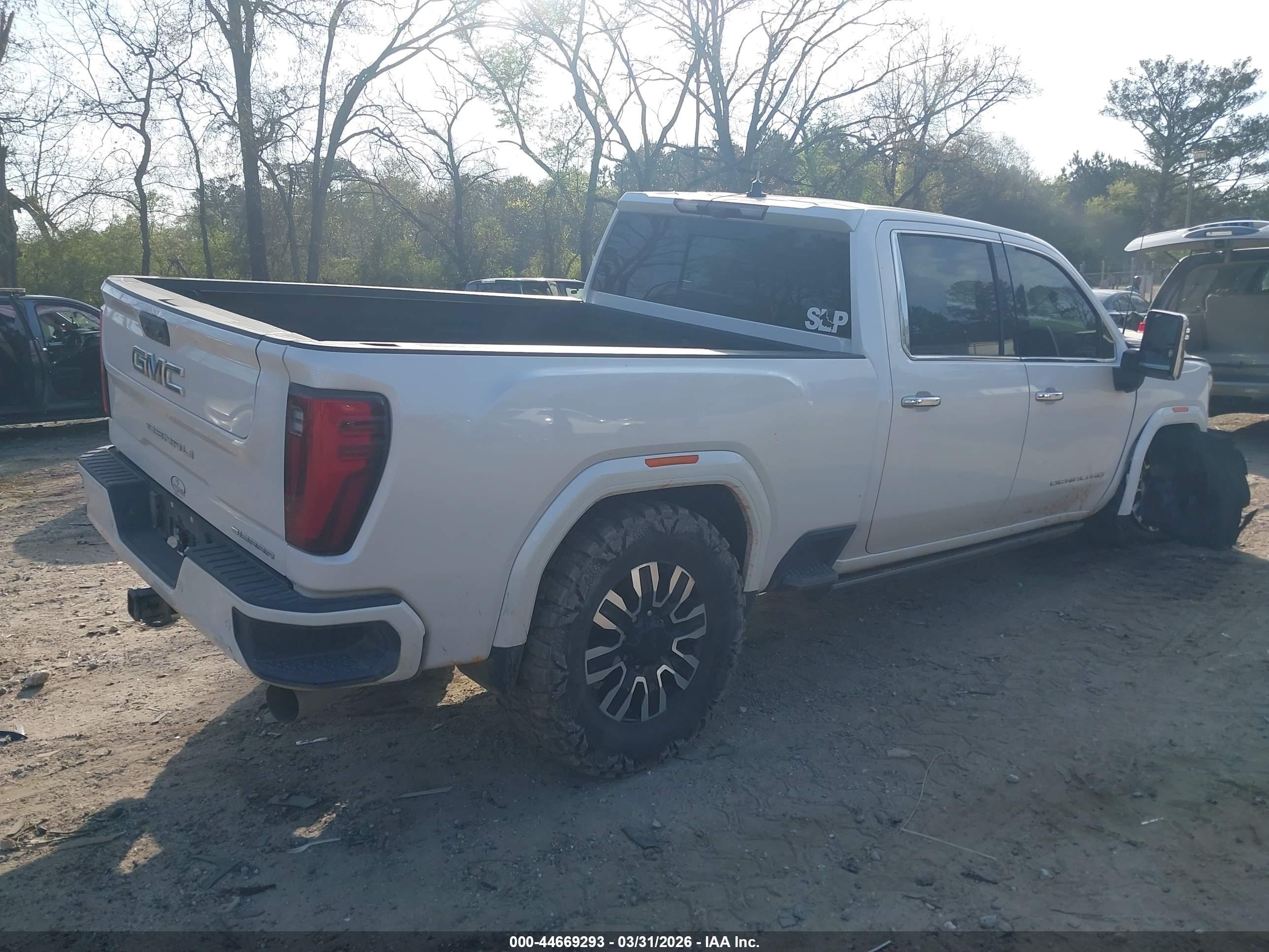 GMC SIERRA image 4