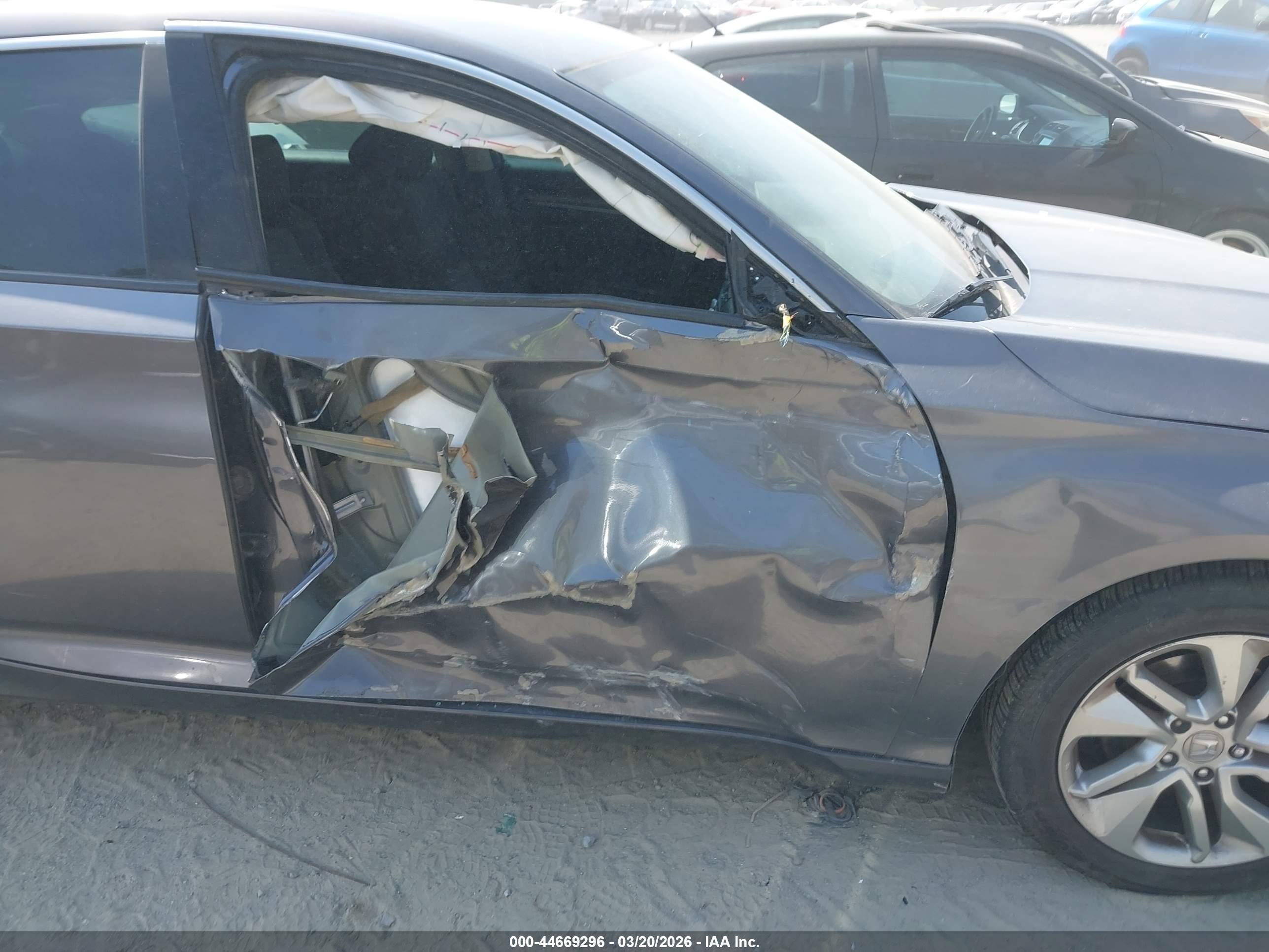 HONDA ACCORD image 6