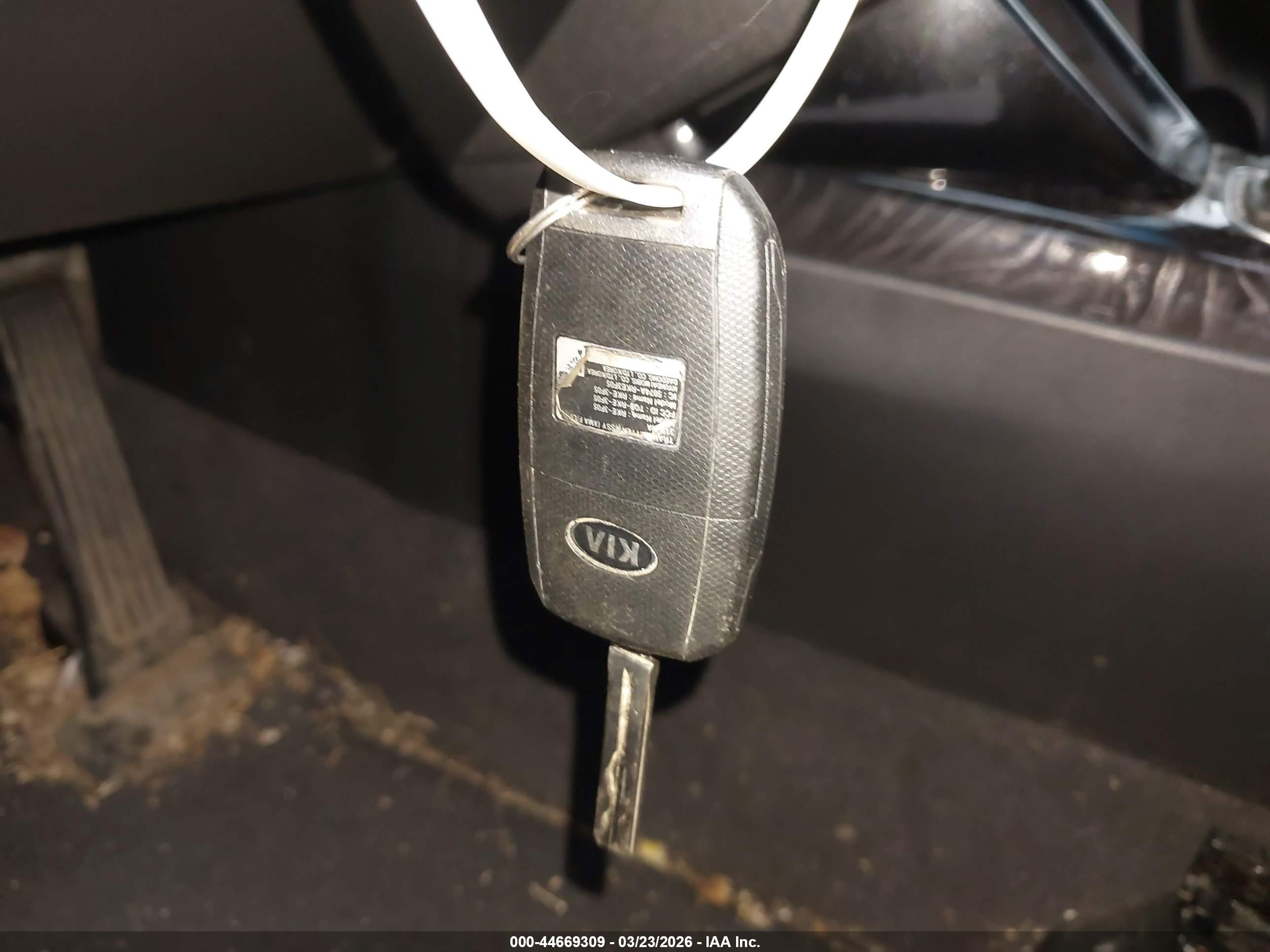 KIA SORENTO image 11