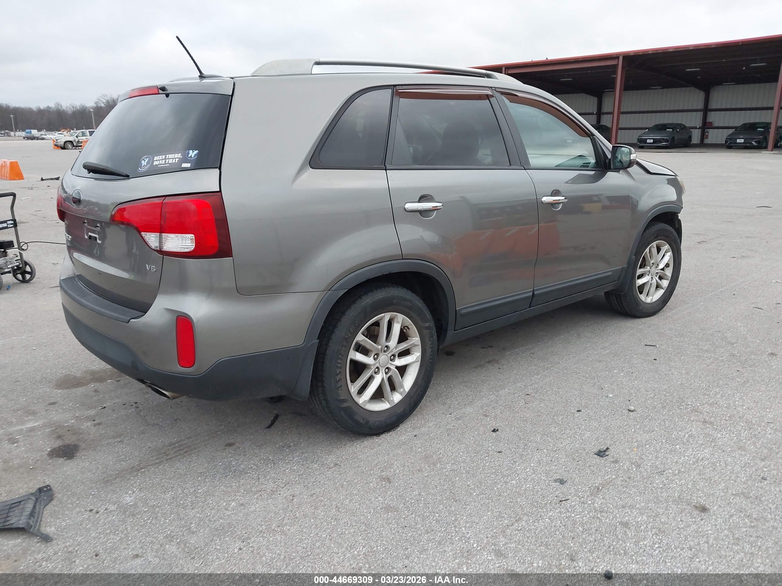 KIA SORENTO image 4