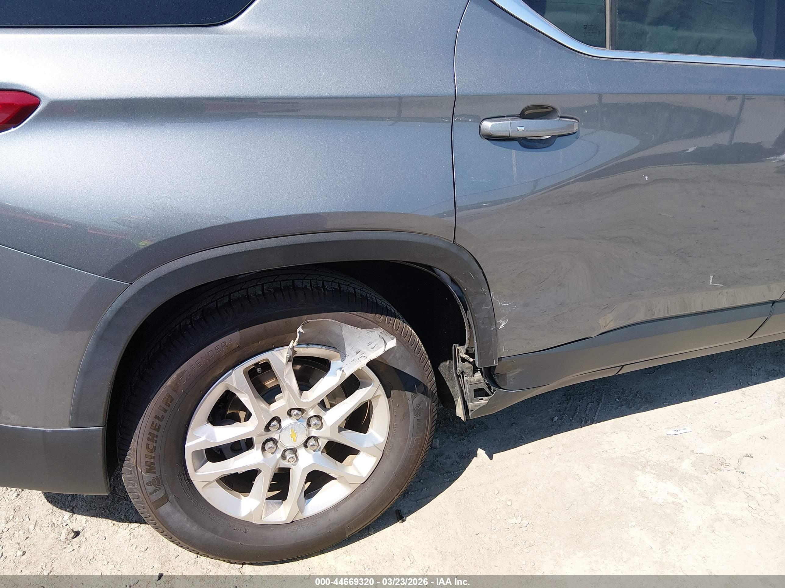 CHEVROLET TRAVERSE image 6