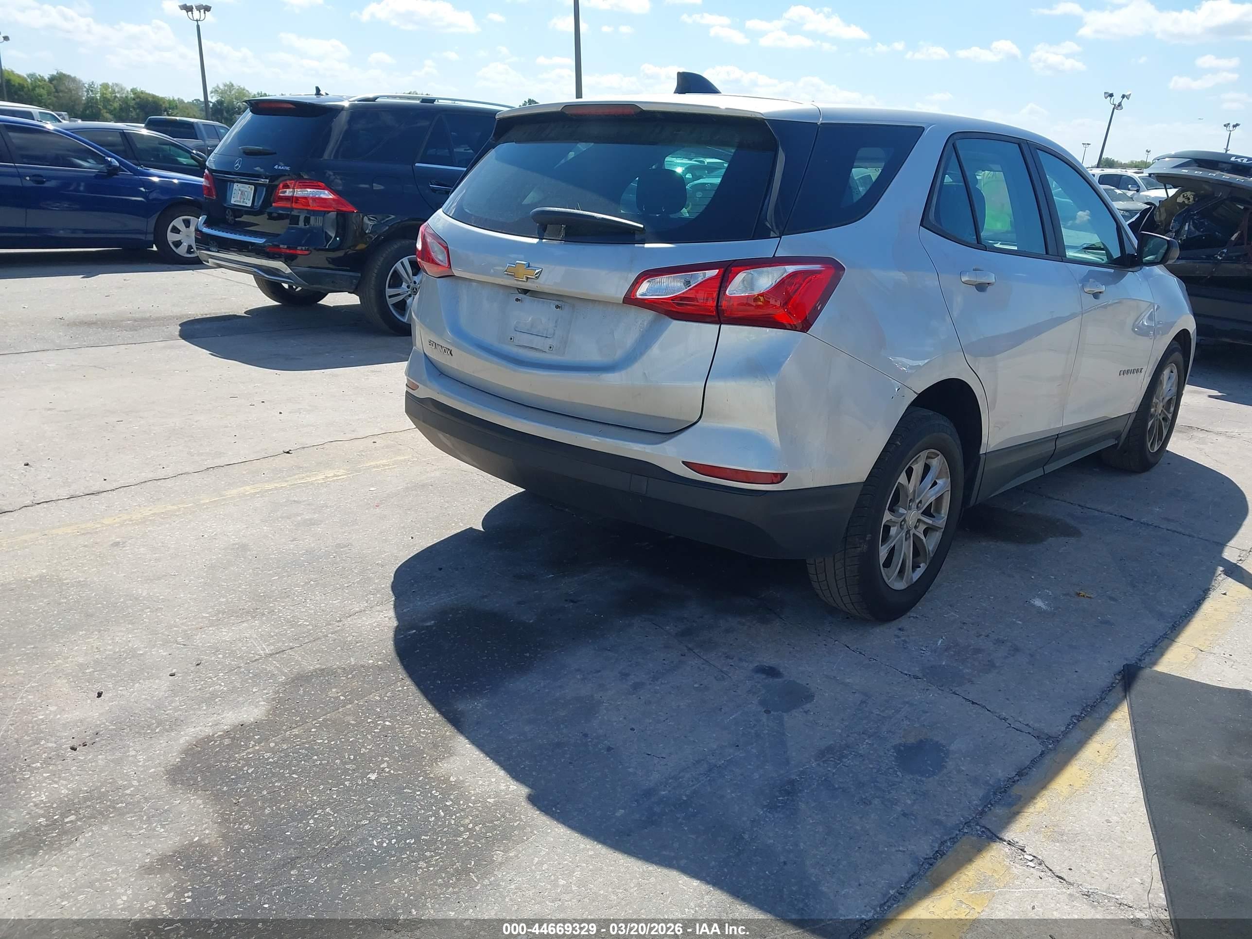CHEVROLET EQUINOX image 4