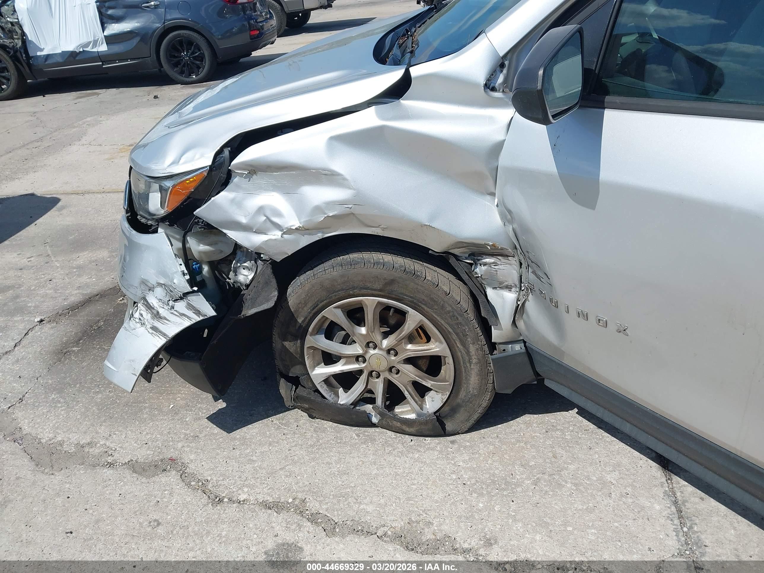 CHEVROLET EQUINOX image 6