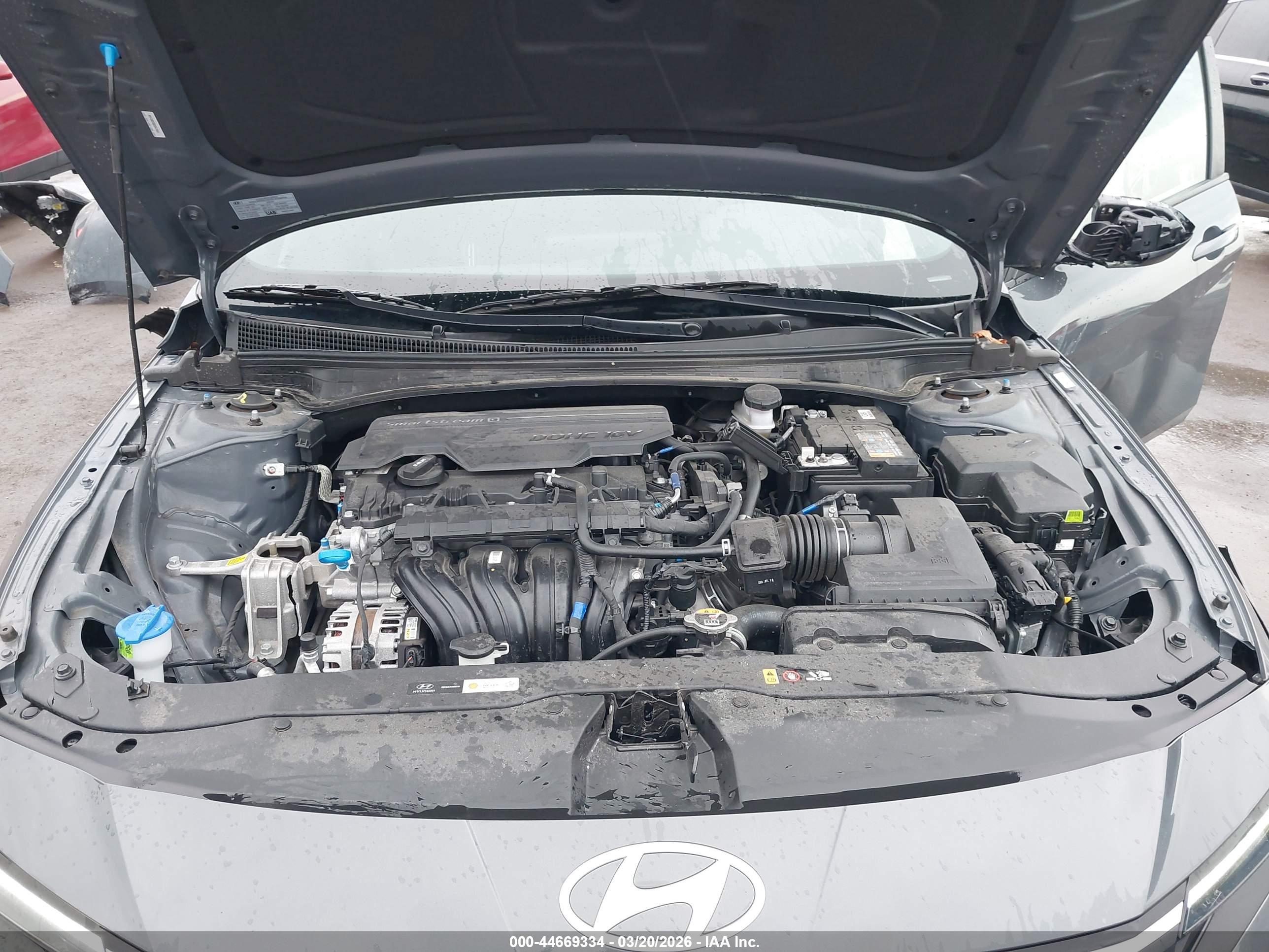 HYUNDAI ELANTRA image 10