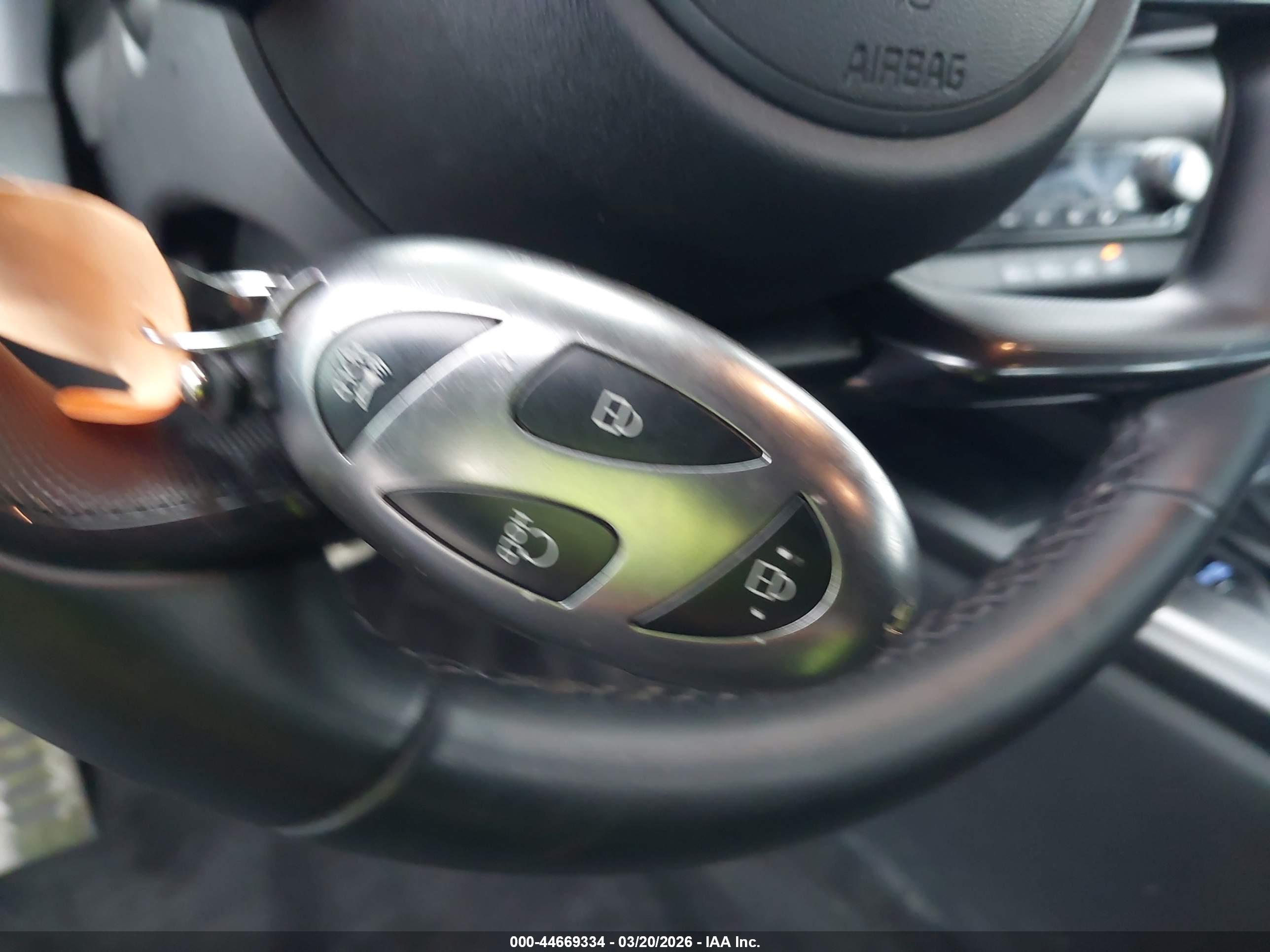 HYUNDAI ELANTRA image 11