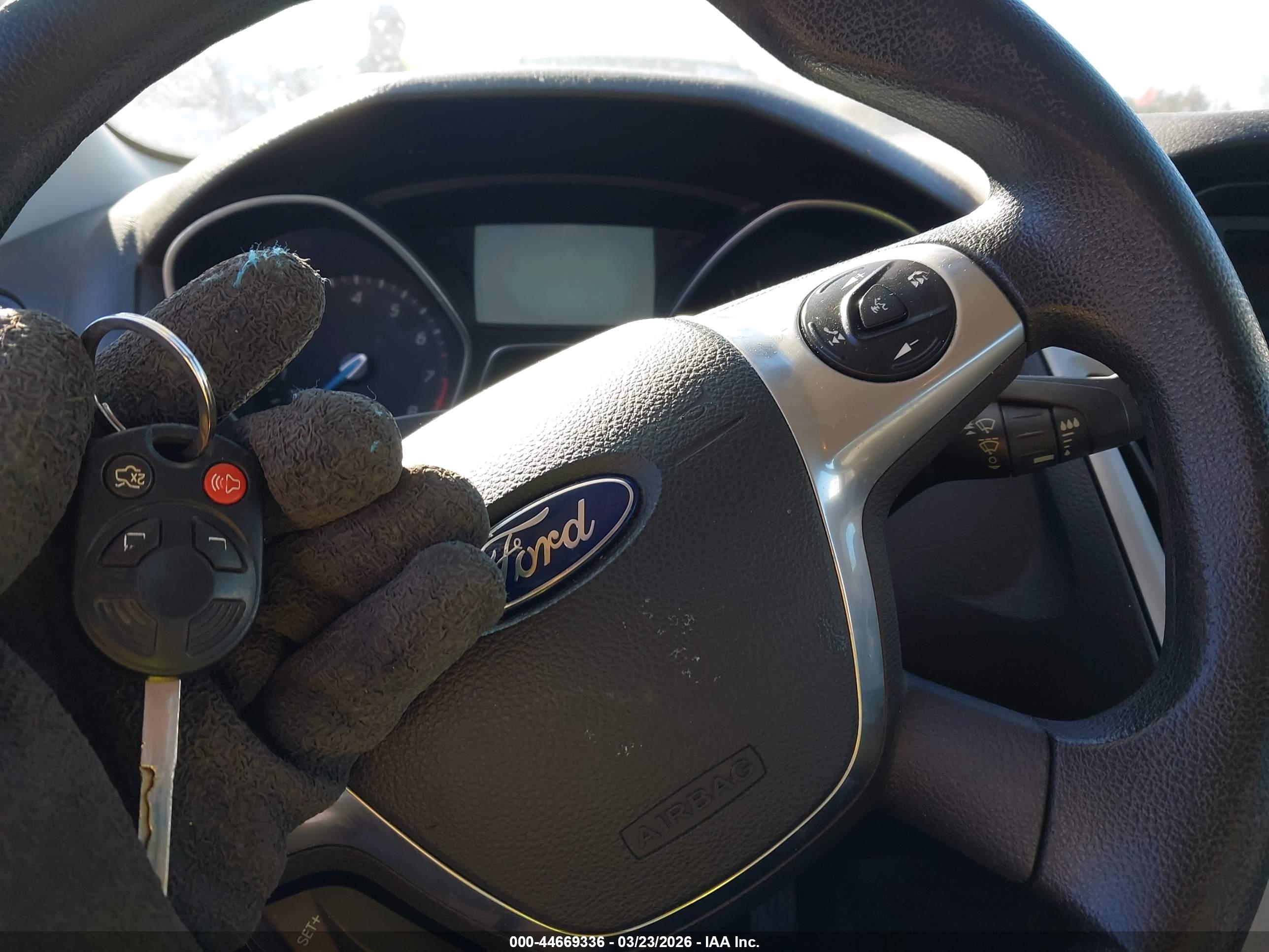 FORD FOCUS image 11
