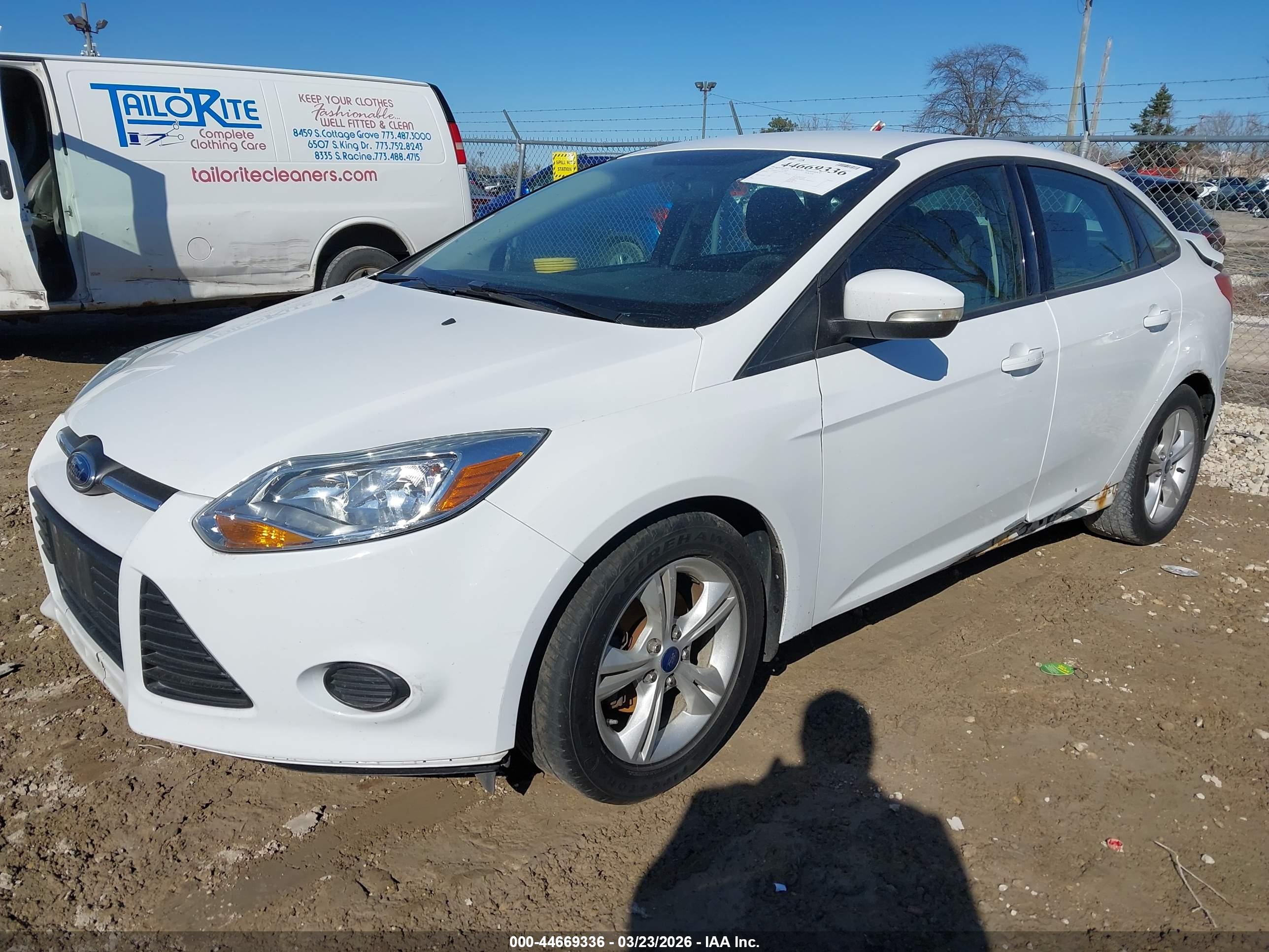 FORD FOCUS image 2