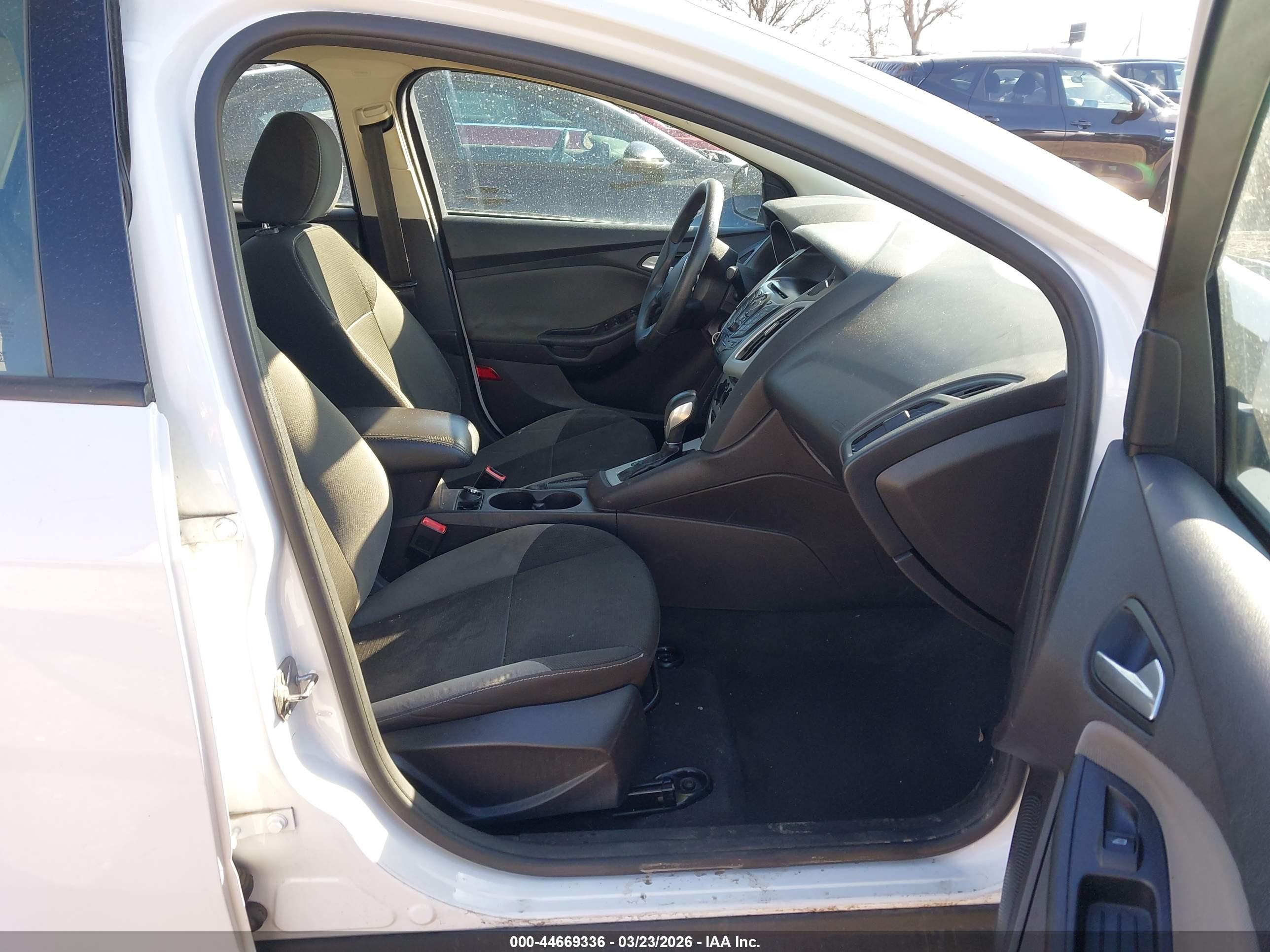 FORD FOCUS image 5