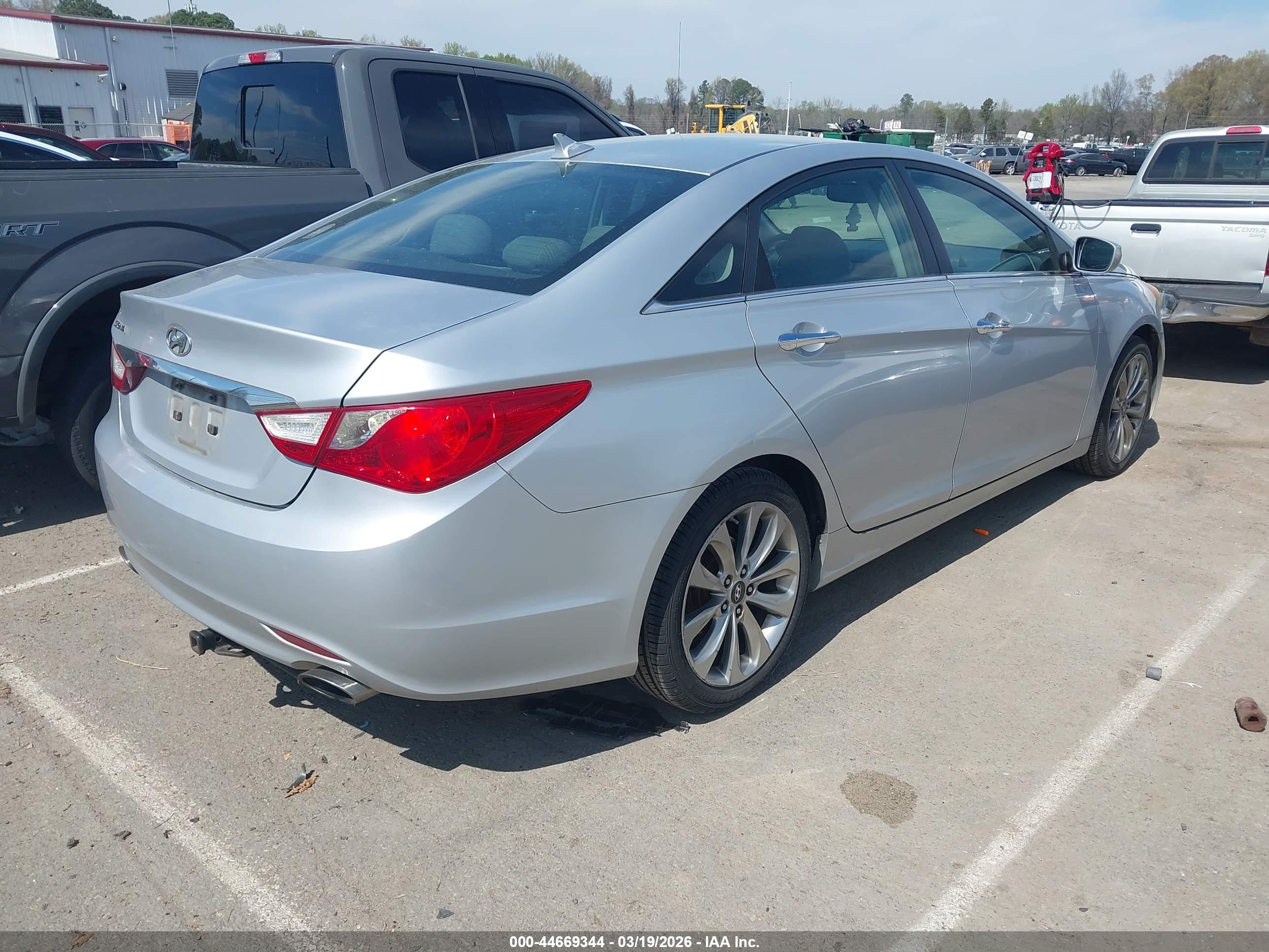 HYUNDAI SONATA image 4