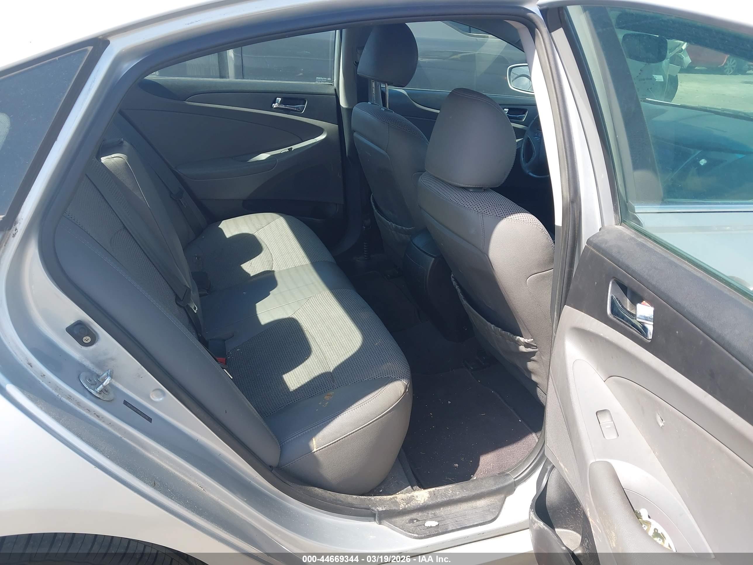 HYUNDAI SONATA image 8