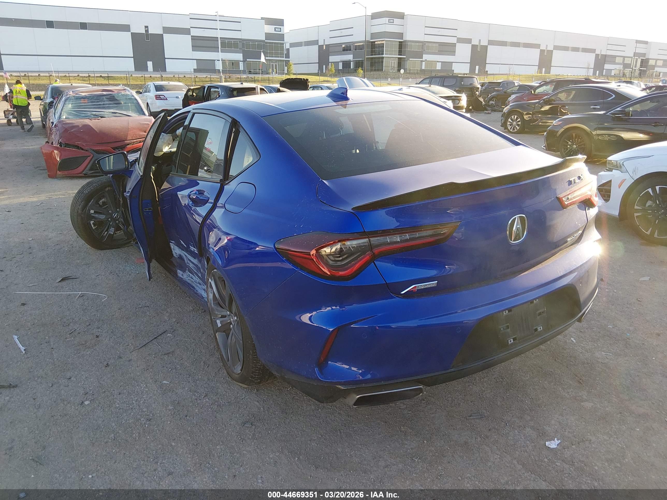 ACURA TLX image 3