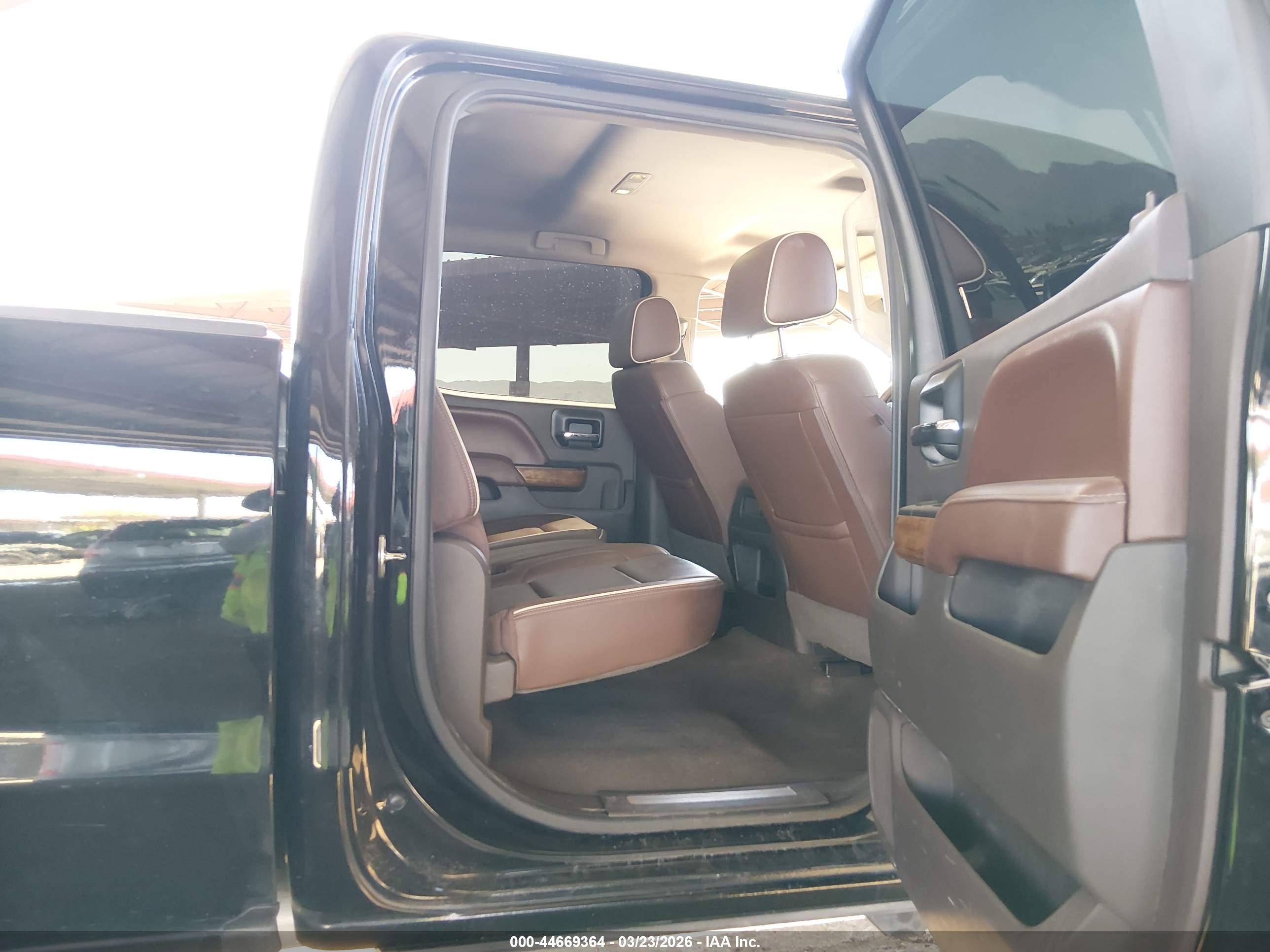 CHEVROLET SILVERADO image 8