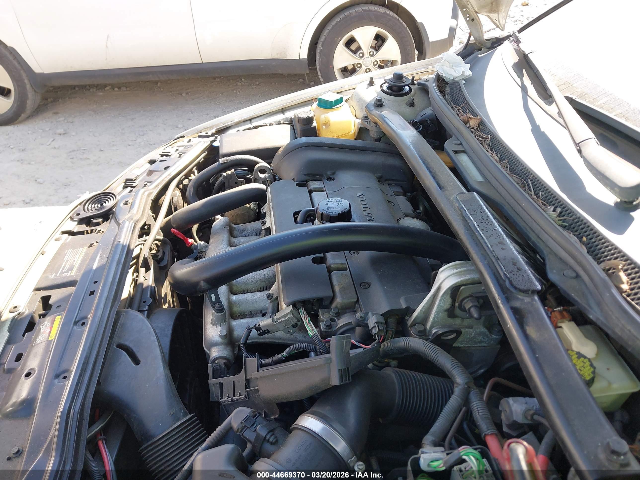 VOLVO S60 image 10