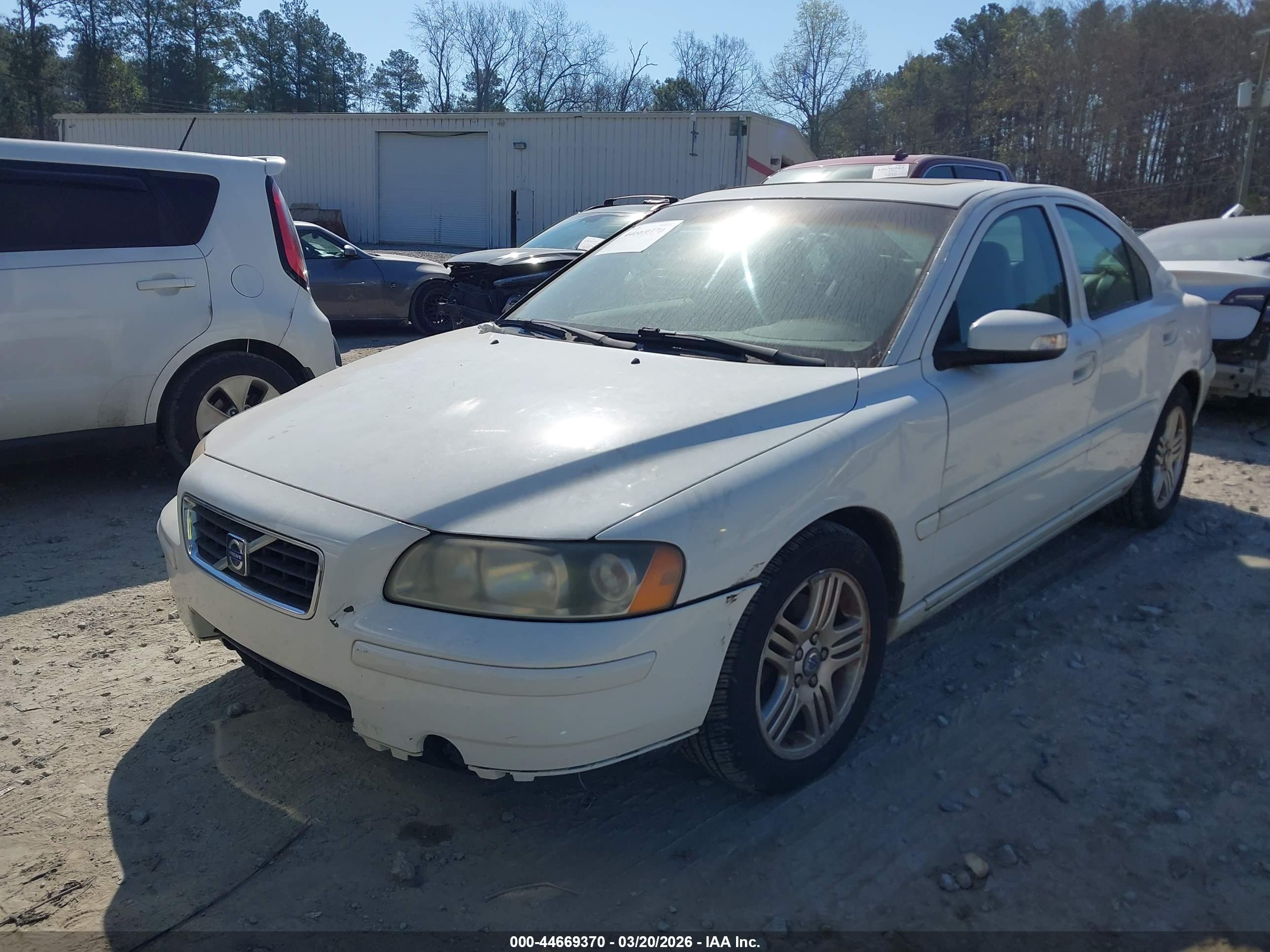 VOLVO S60 image 2