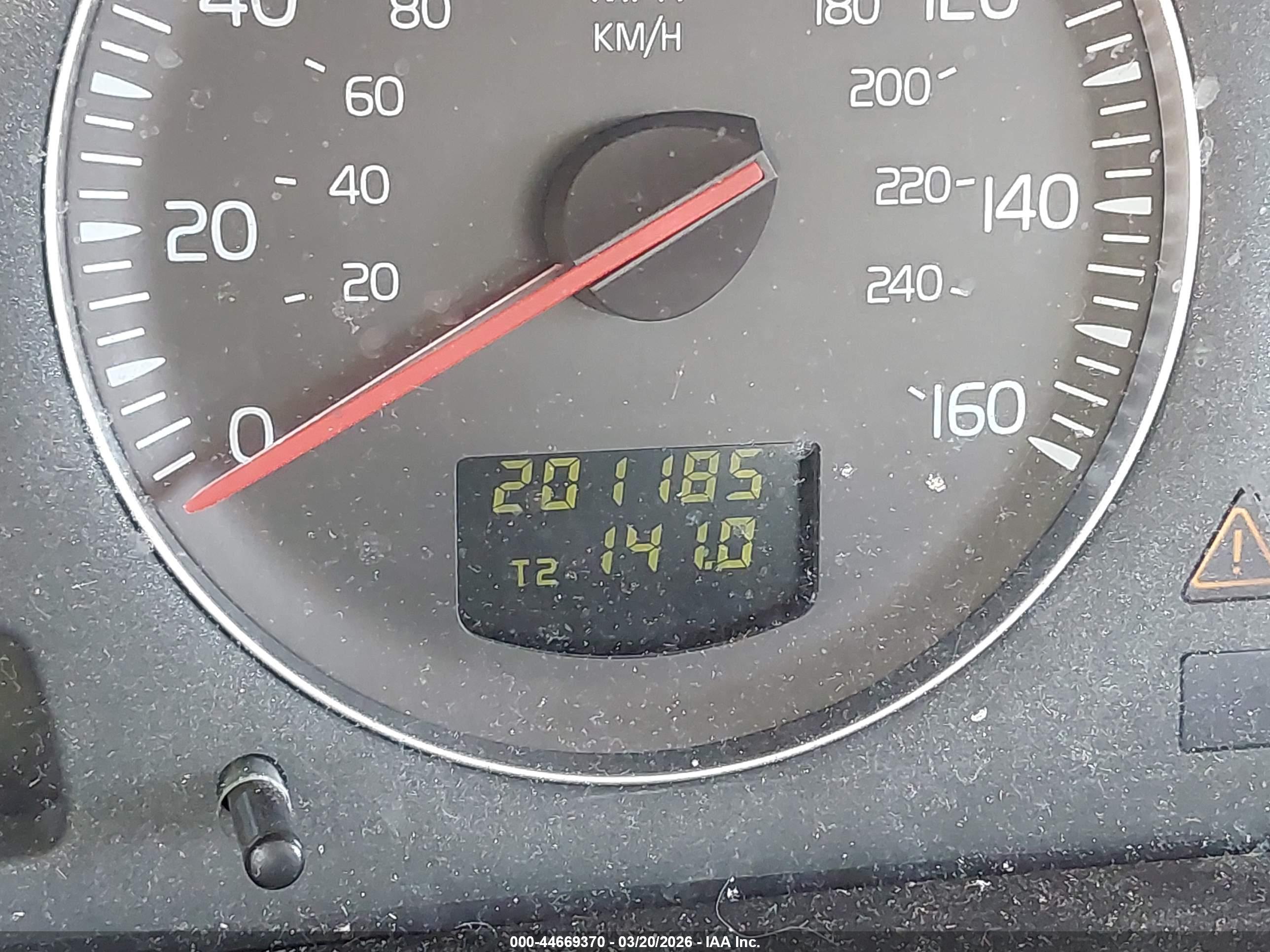 VOLVO S60 image 7