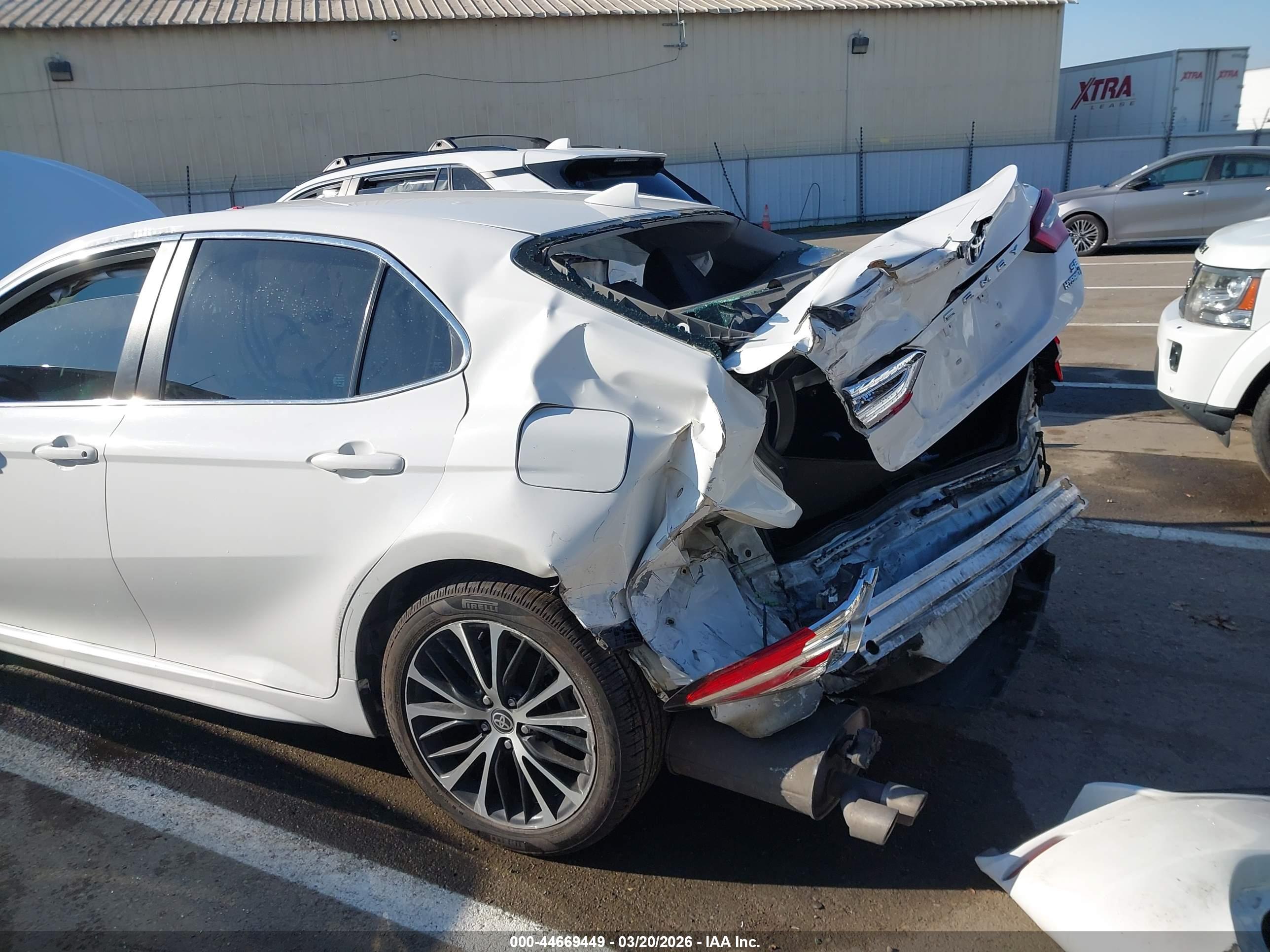 TOYOTA CAMRY image 6