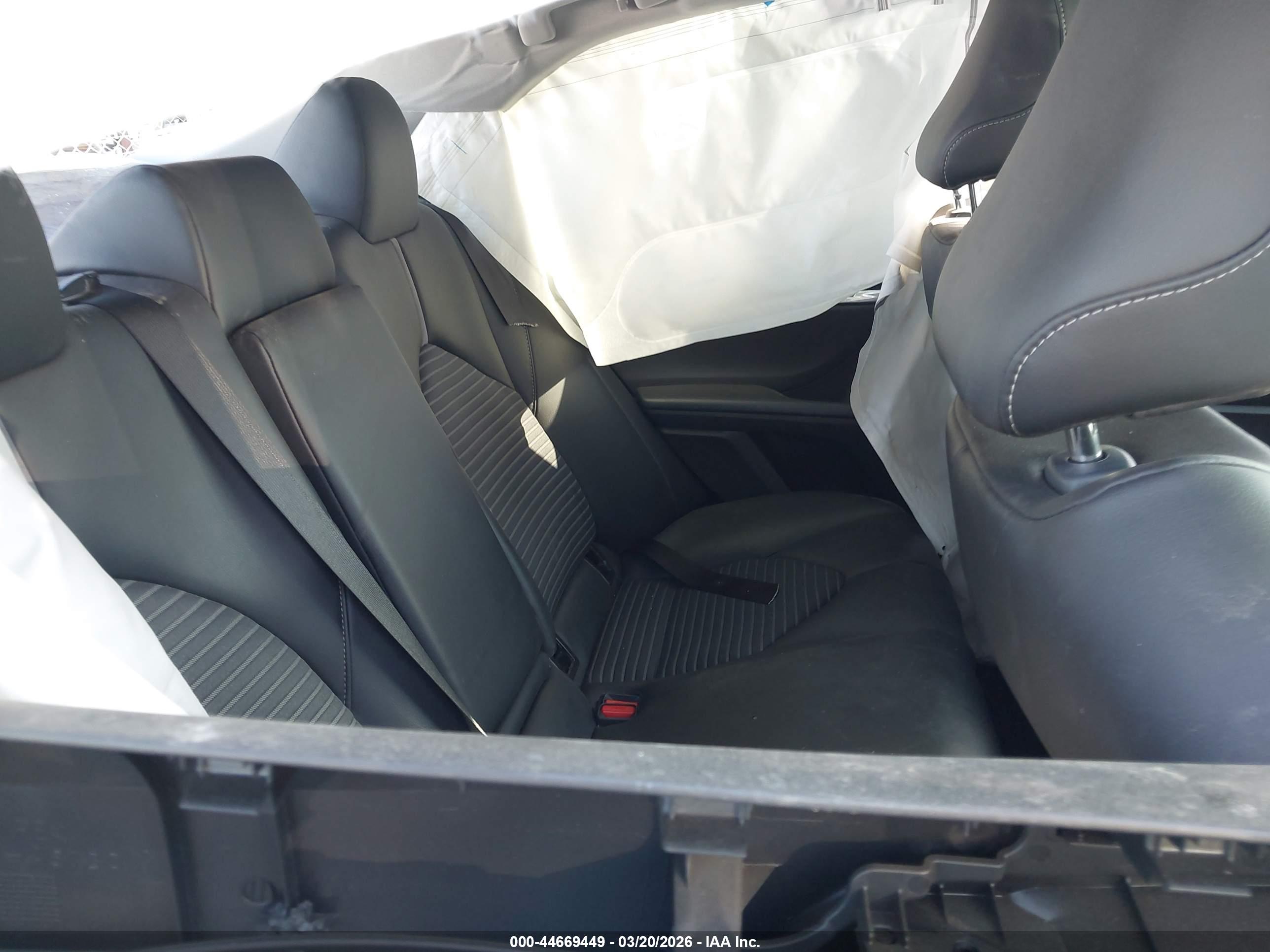 TOYOTA CAMRY image 8