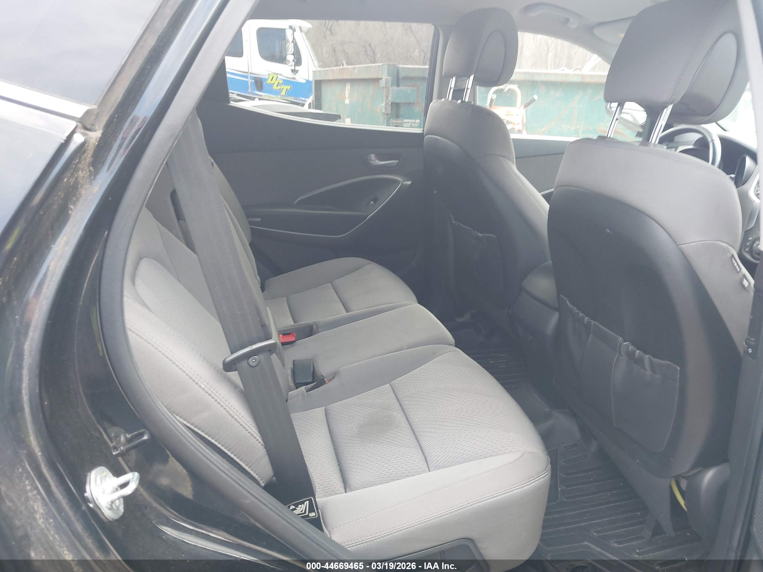 HYUNDAI SANTA image 8