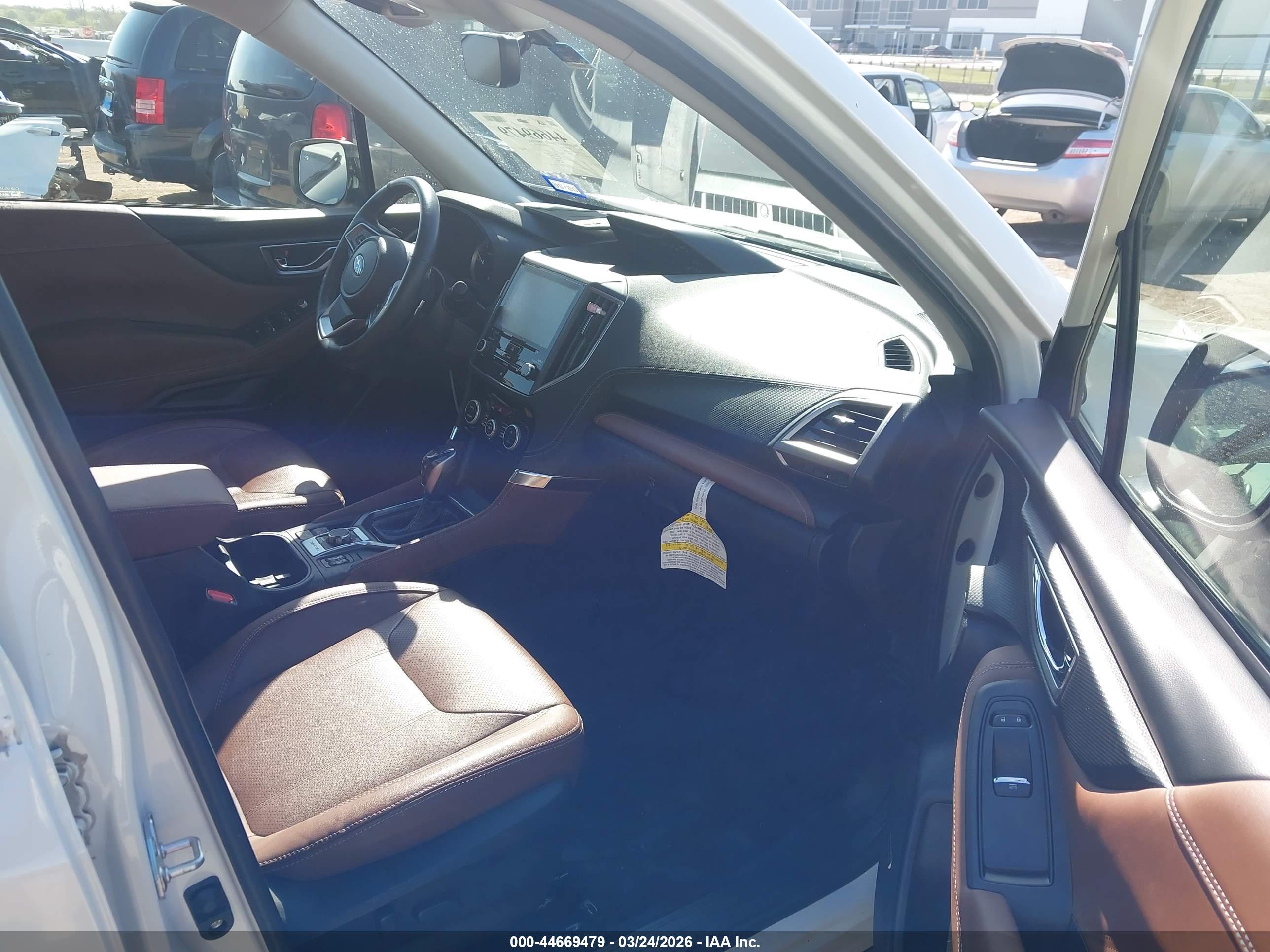 SUBARU FORESTER image 5