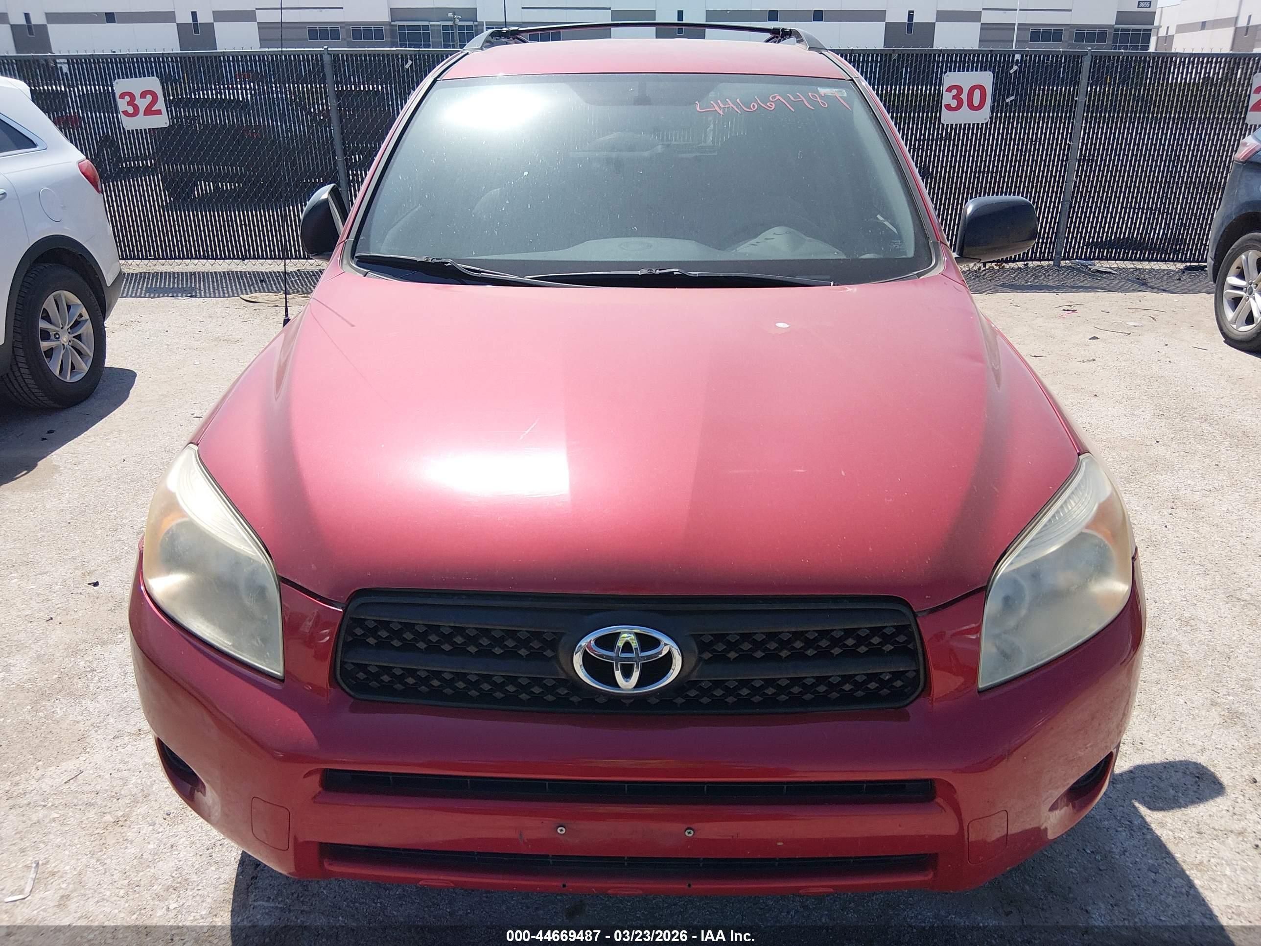 TOYOTA RAV4 image 6