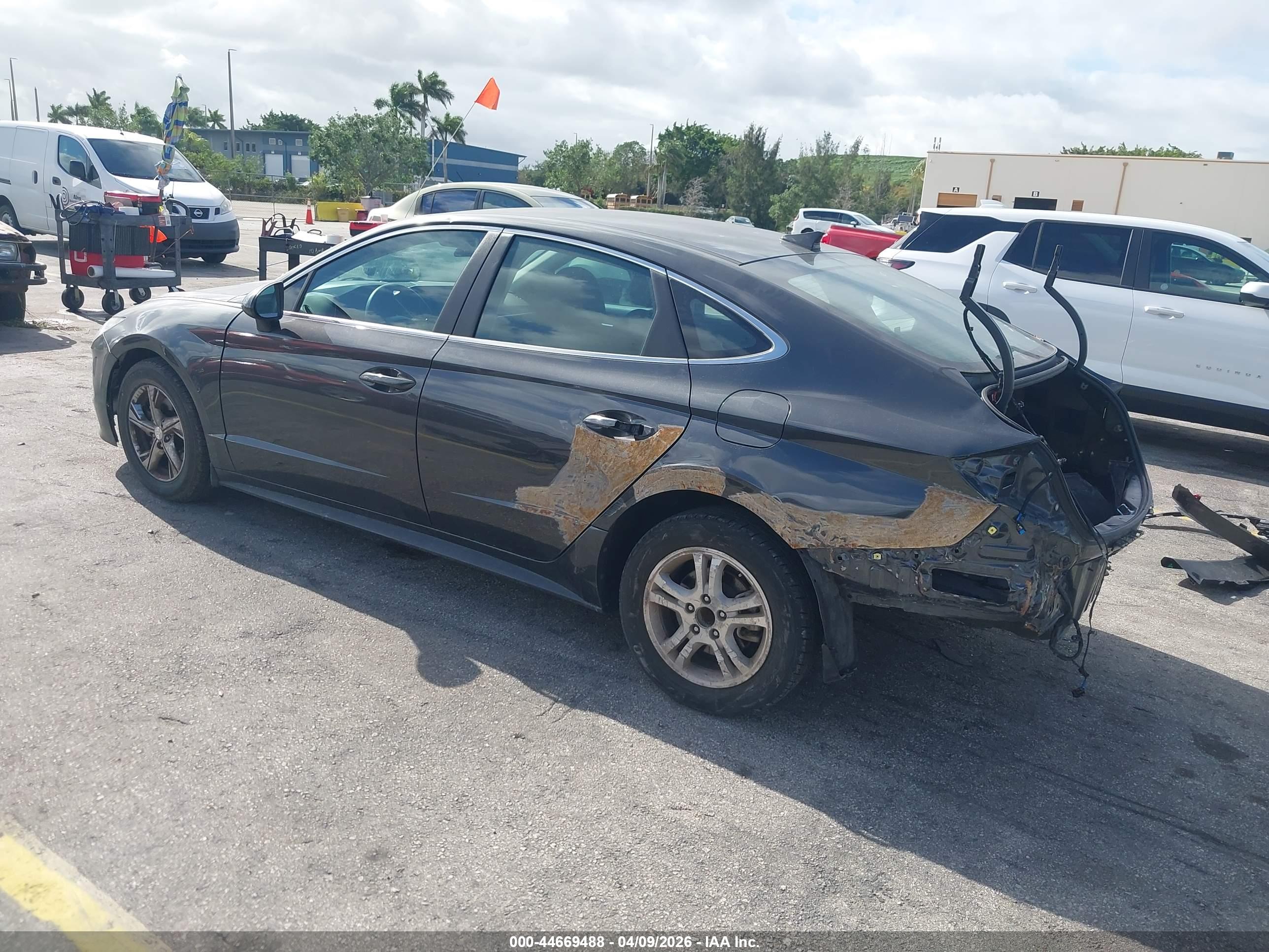 HYUNDAI SONATA image 3
