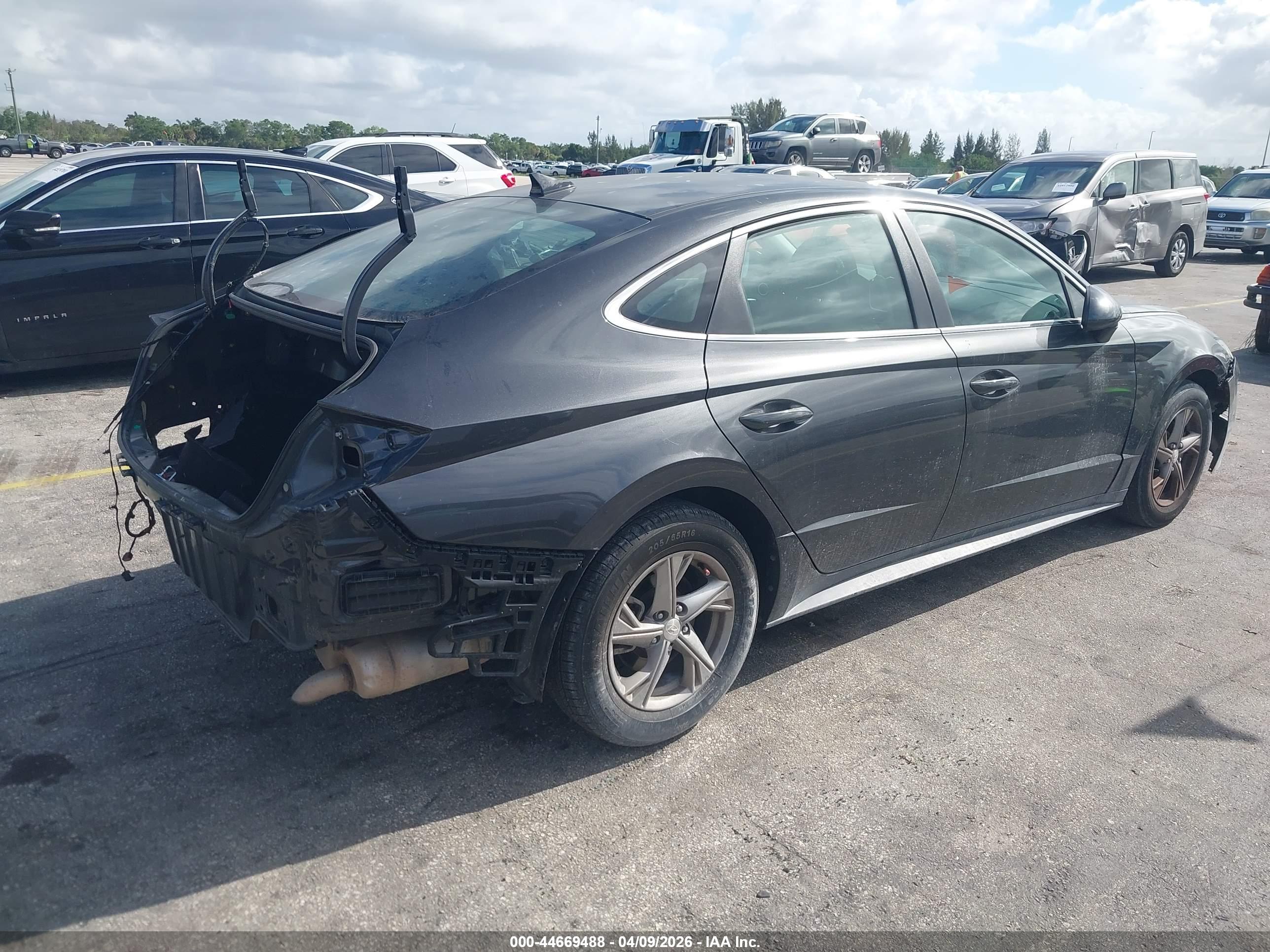 HYUNDAI SONATA image 4