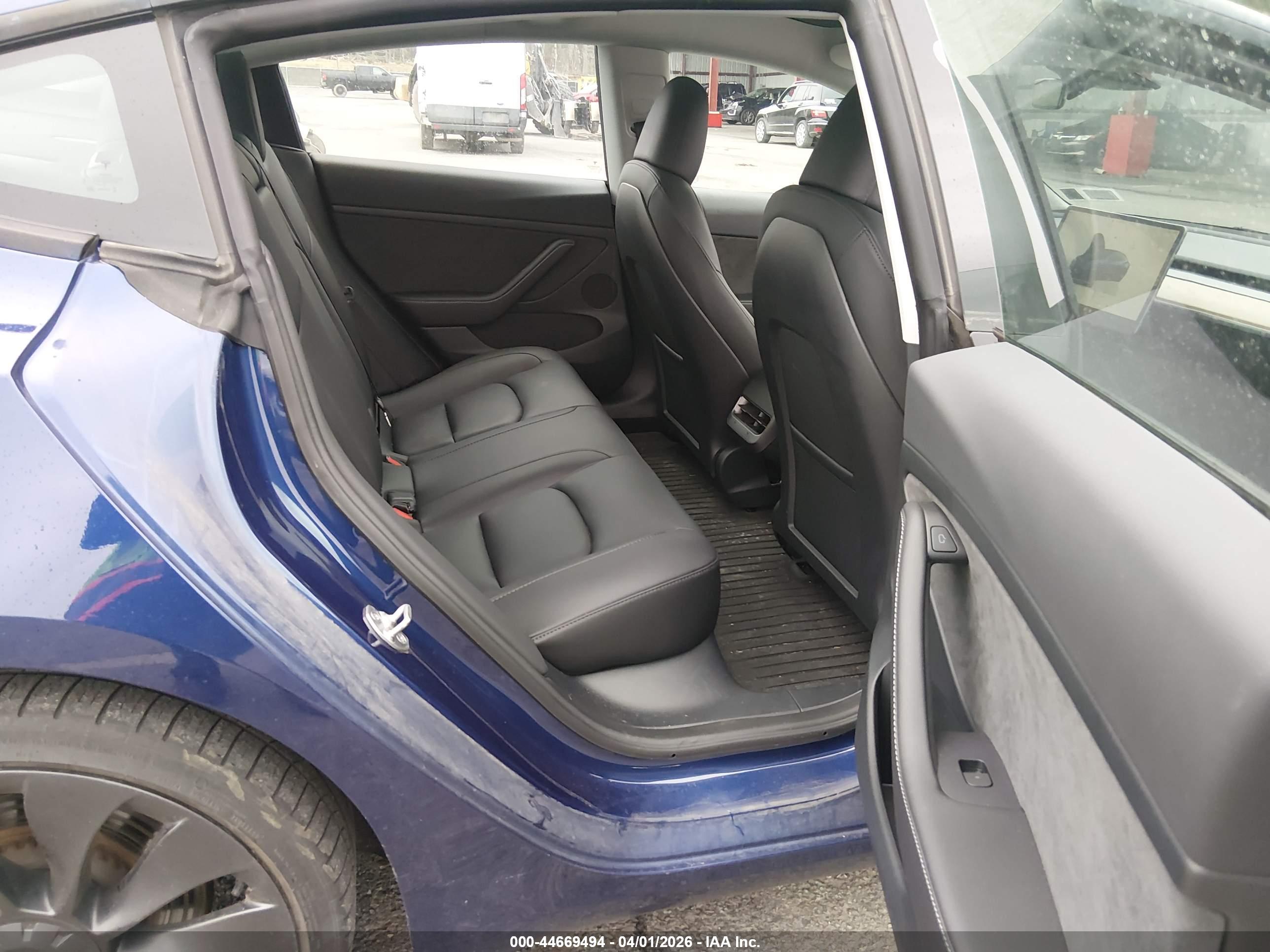 TESLA MODEL image 8