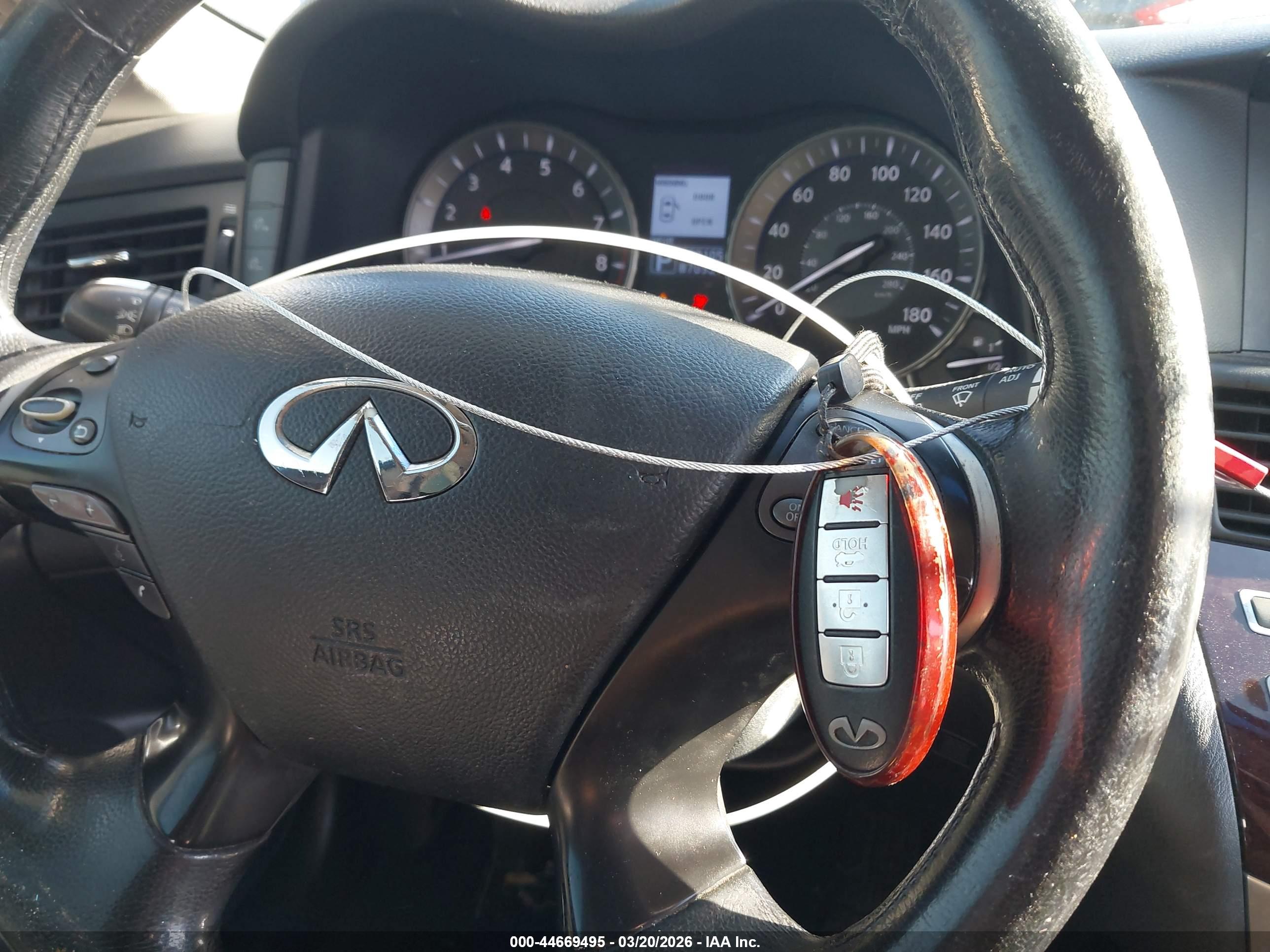 INFINITI M37 image 11