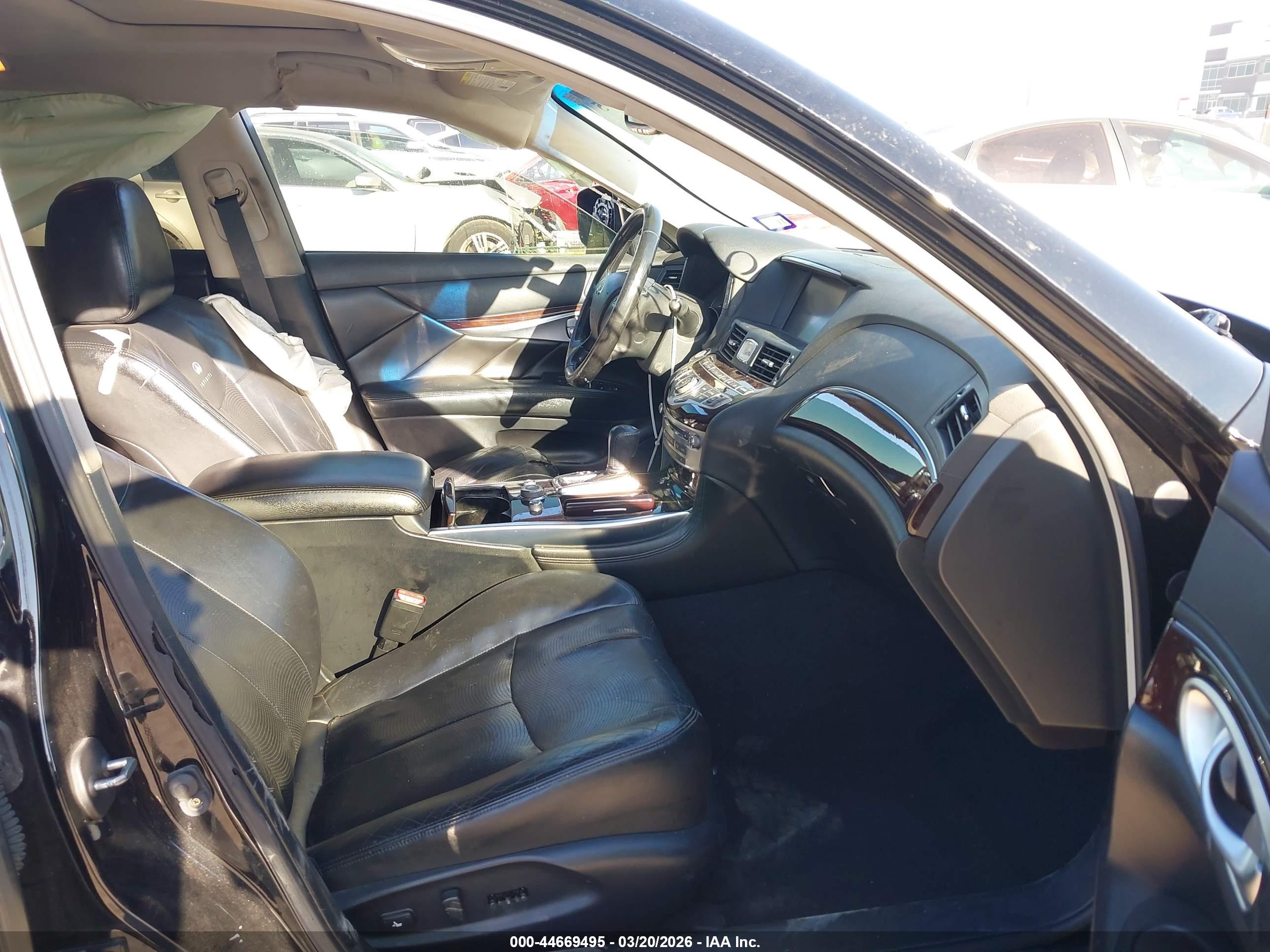 INFINITI M37 image 5
