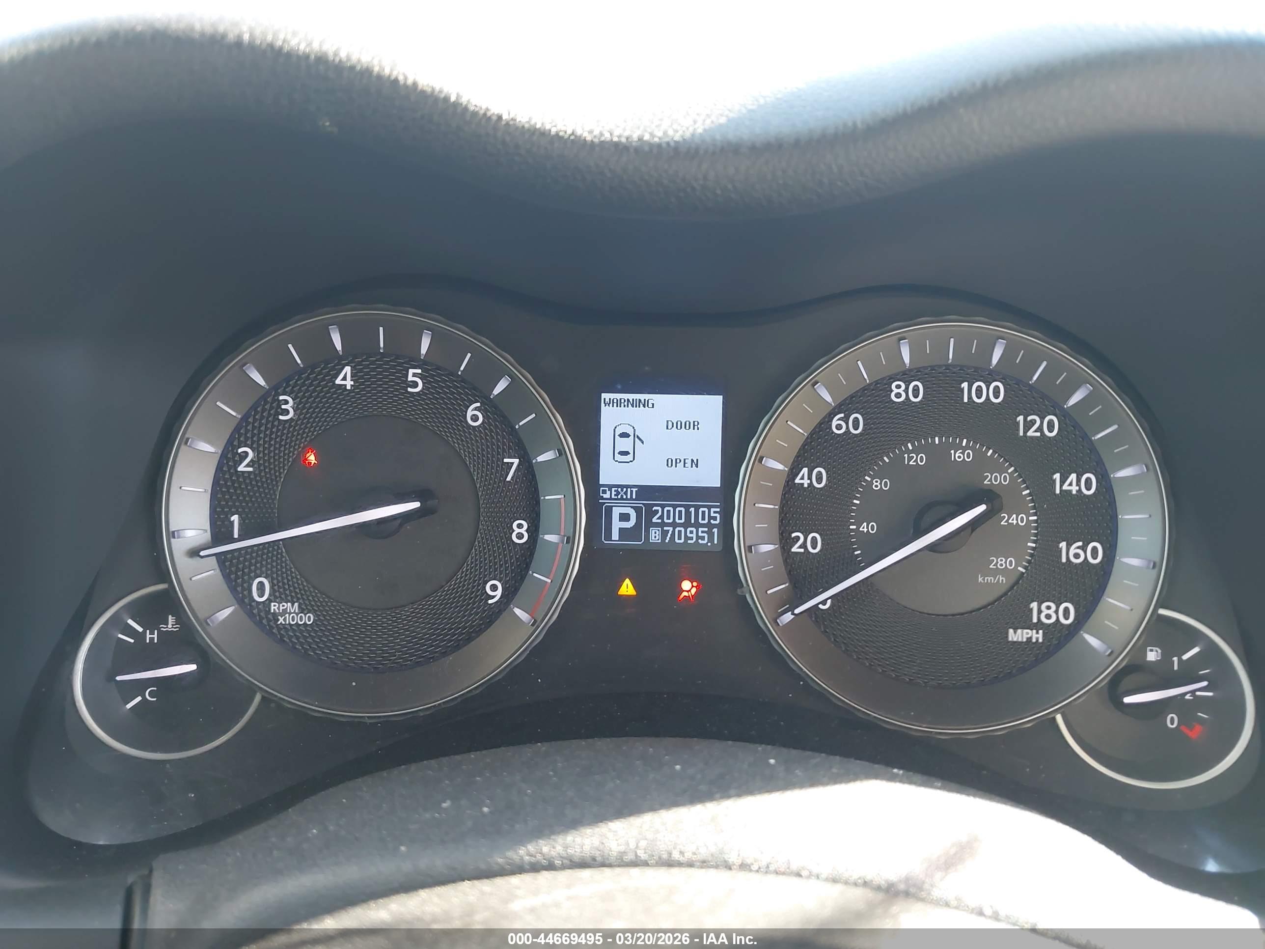 INFINITI M37 image 7