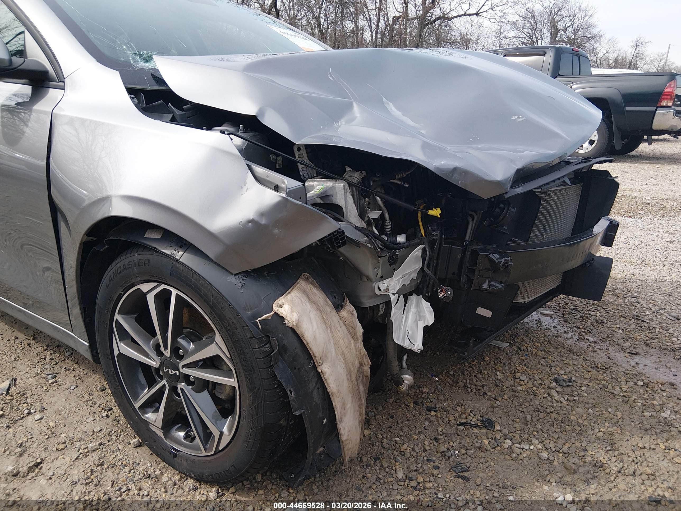KIA FORTE image 6