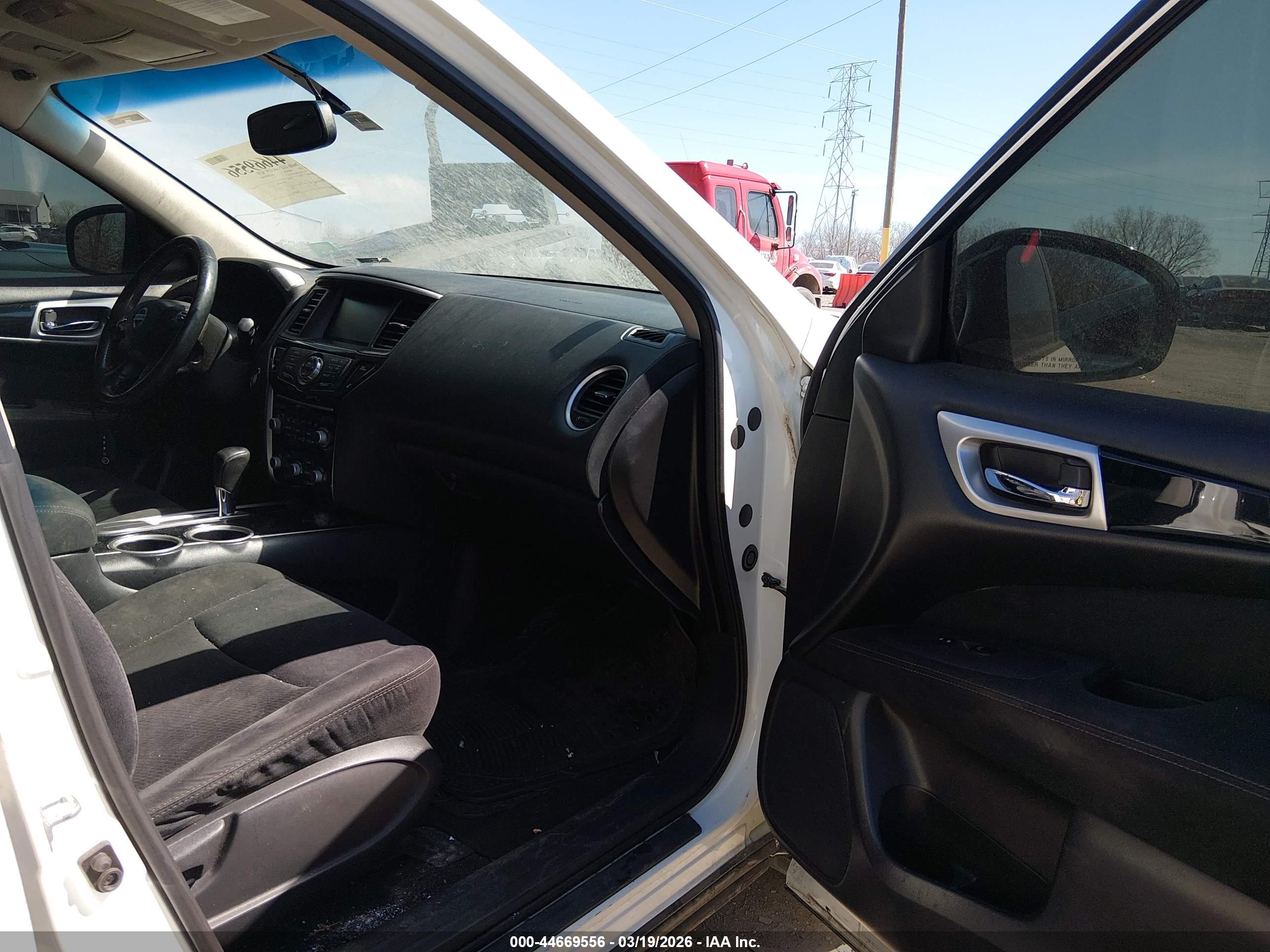NISSAN PATHFINDER image 5
