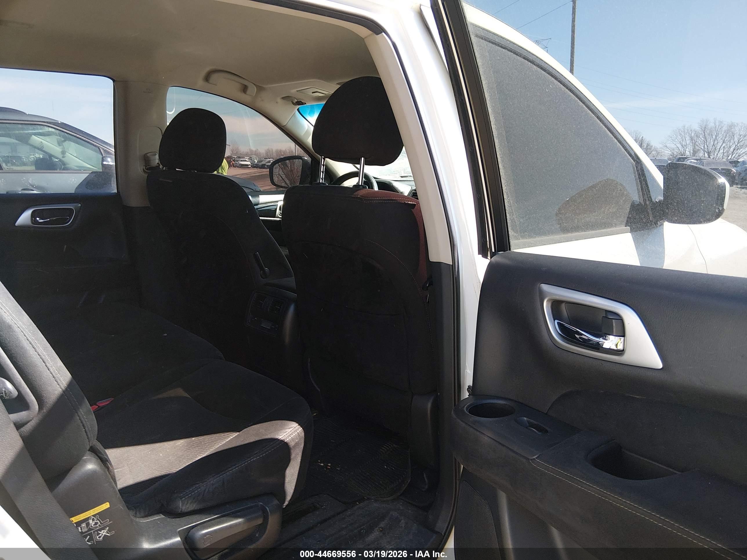 NISSAN PATHFINDER image 8