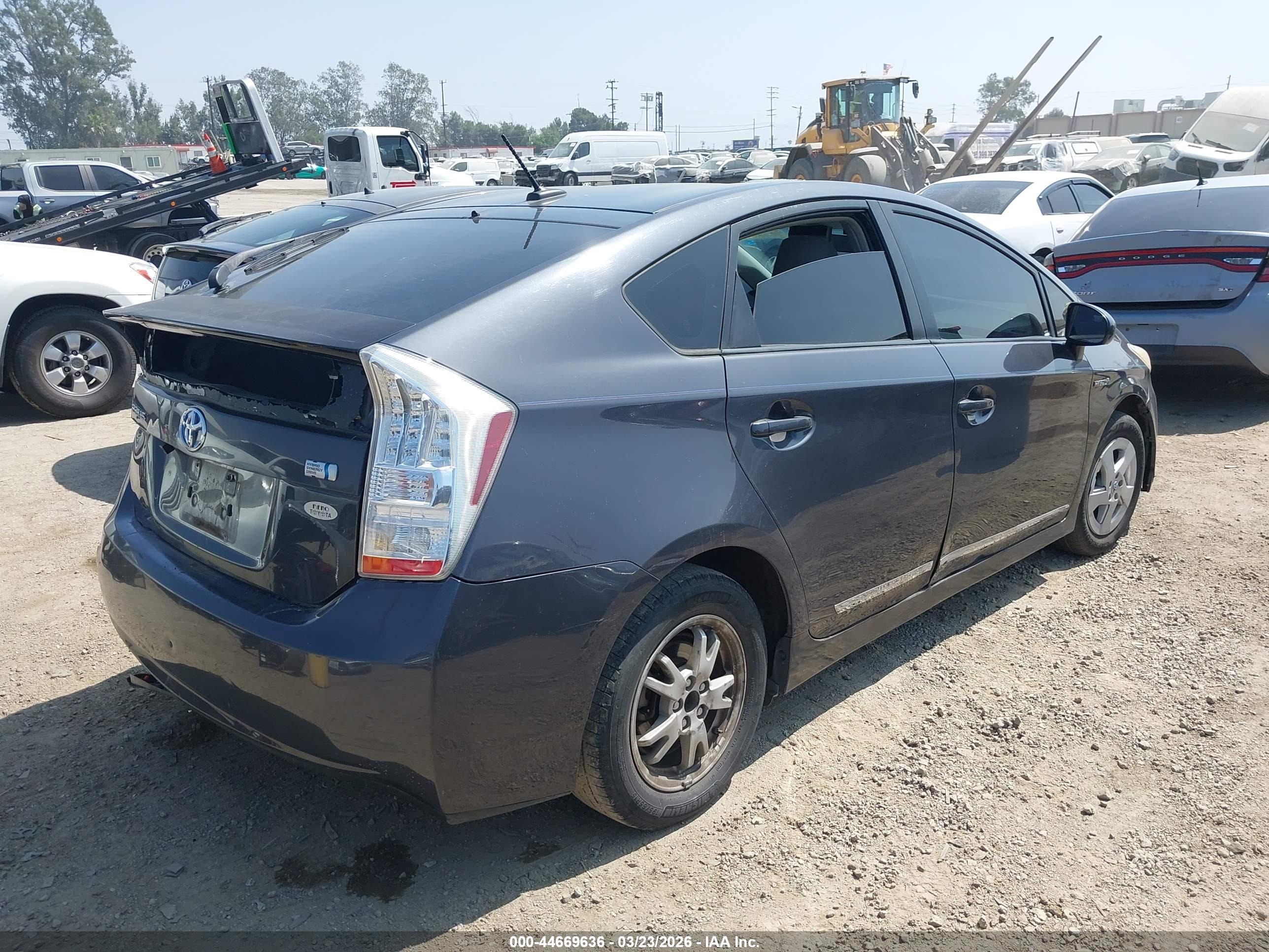 TOYOTA PRIUS image 4