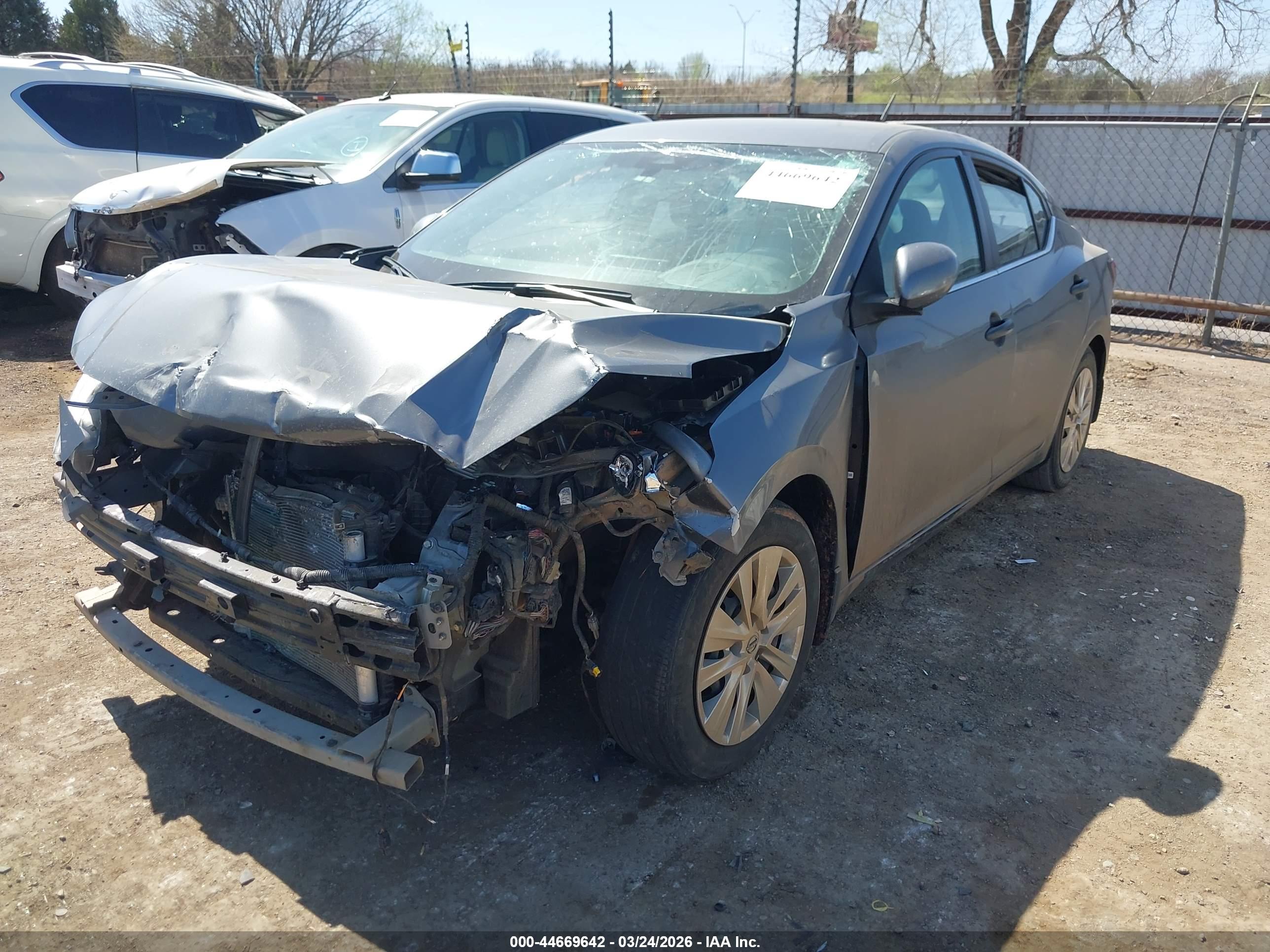 NISSAN SENTRA image 2