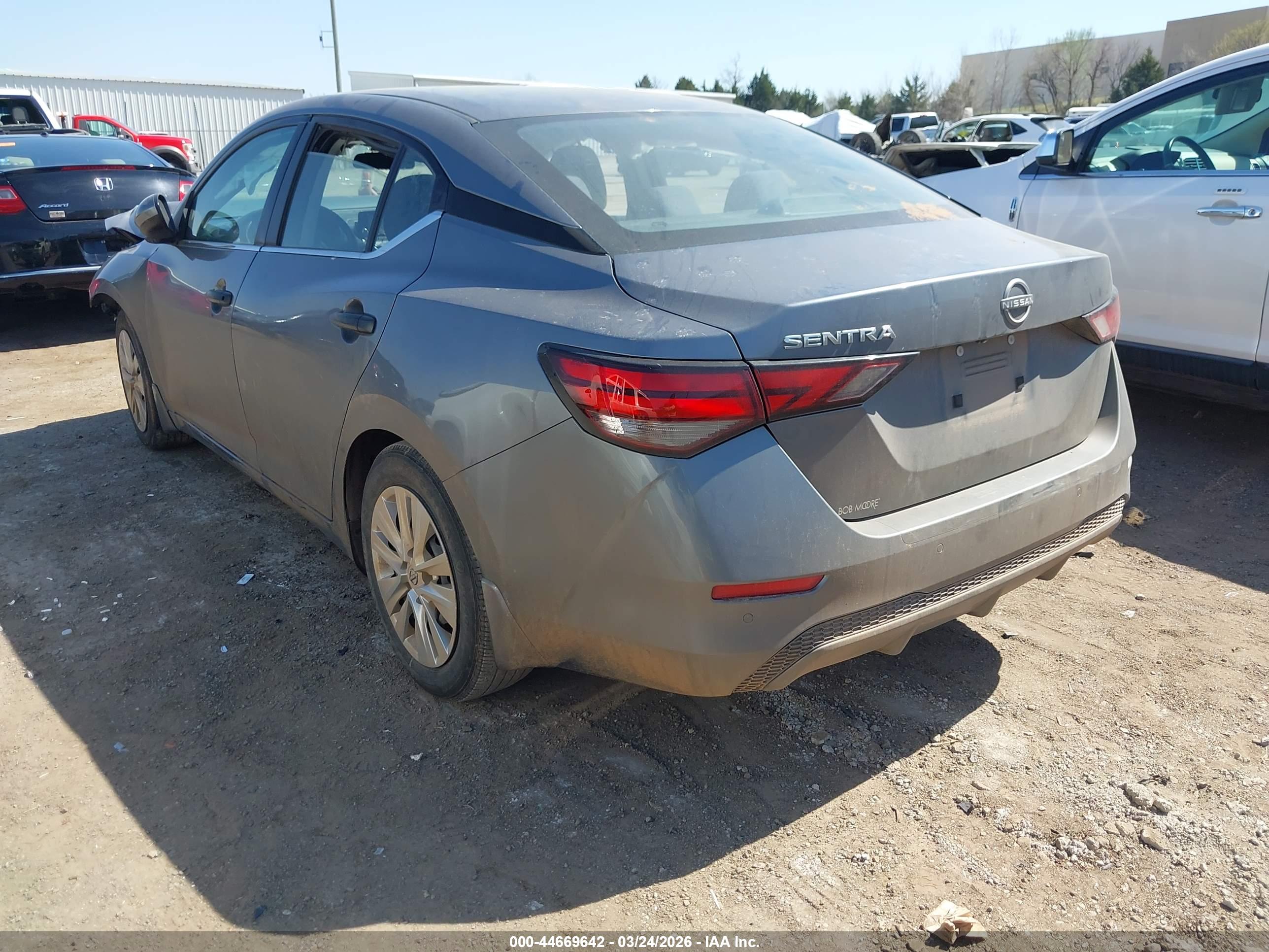 NISSAN SENTRA image 3