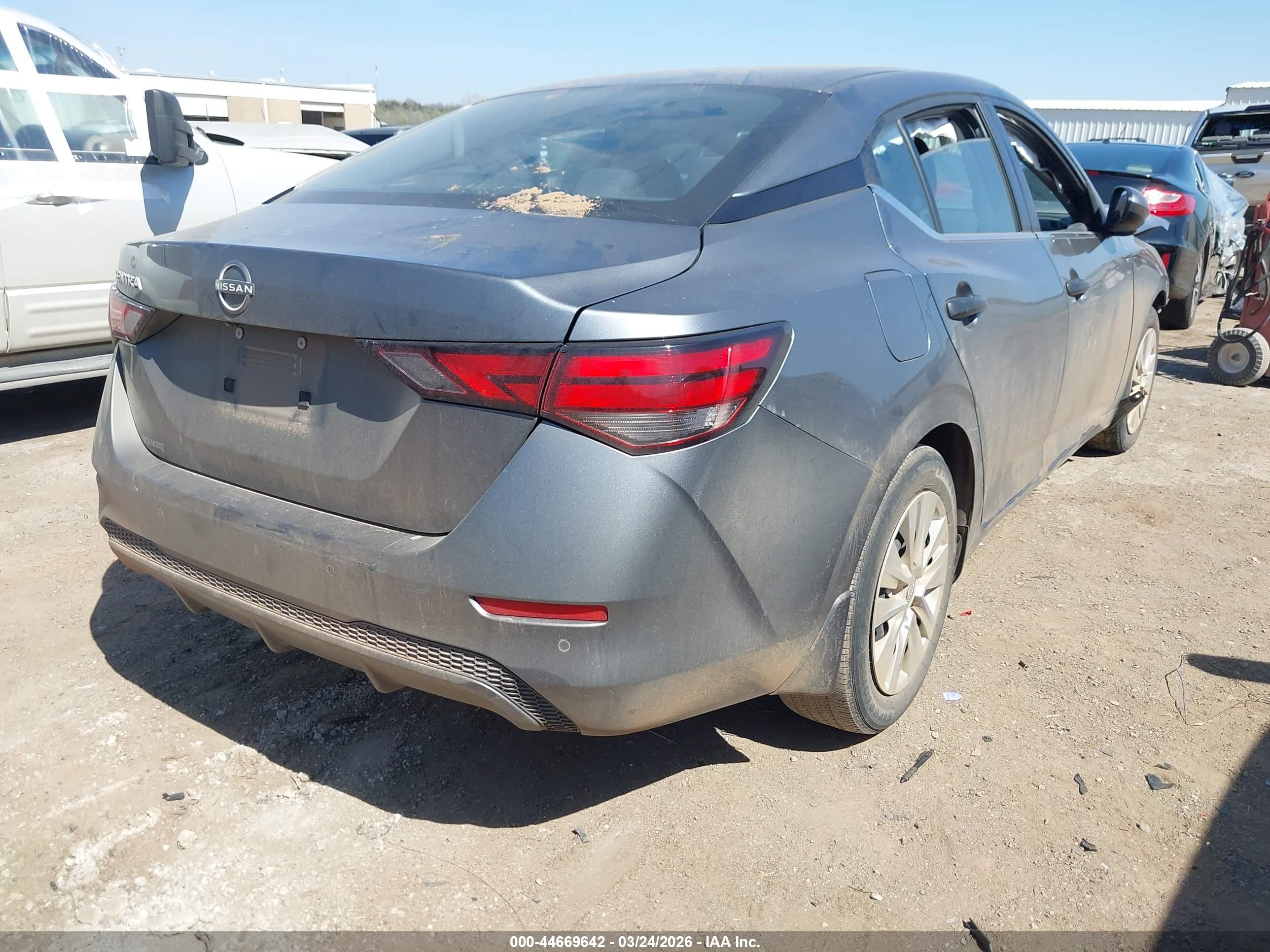 NISSAN SENTRA image 4