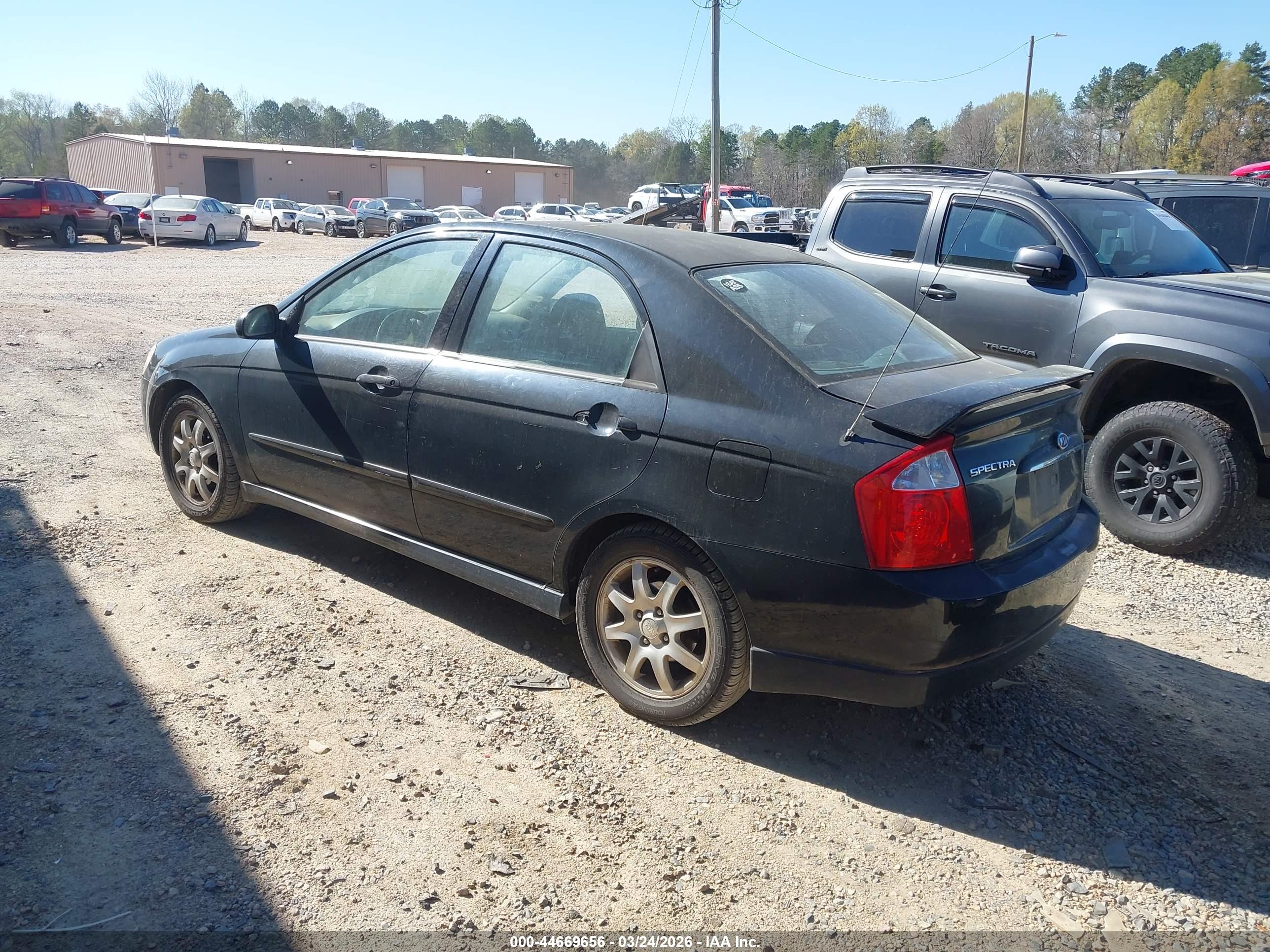 KIA SPECTRA image 3